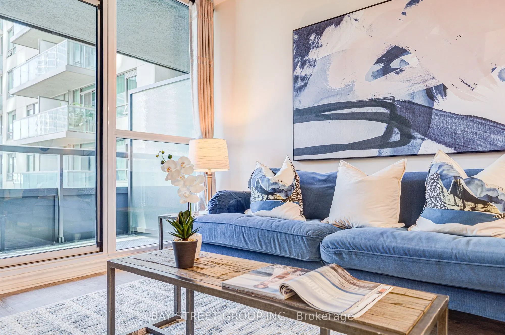 25 Lower Simcoe Street, #627