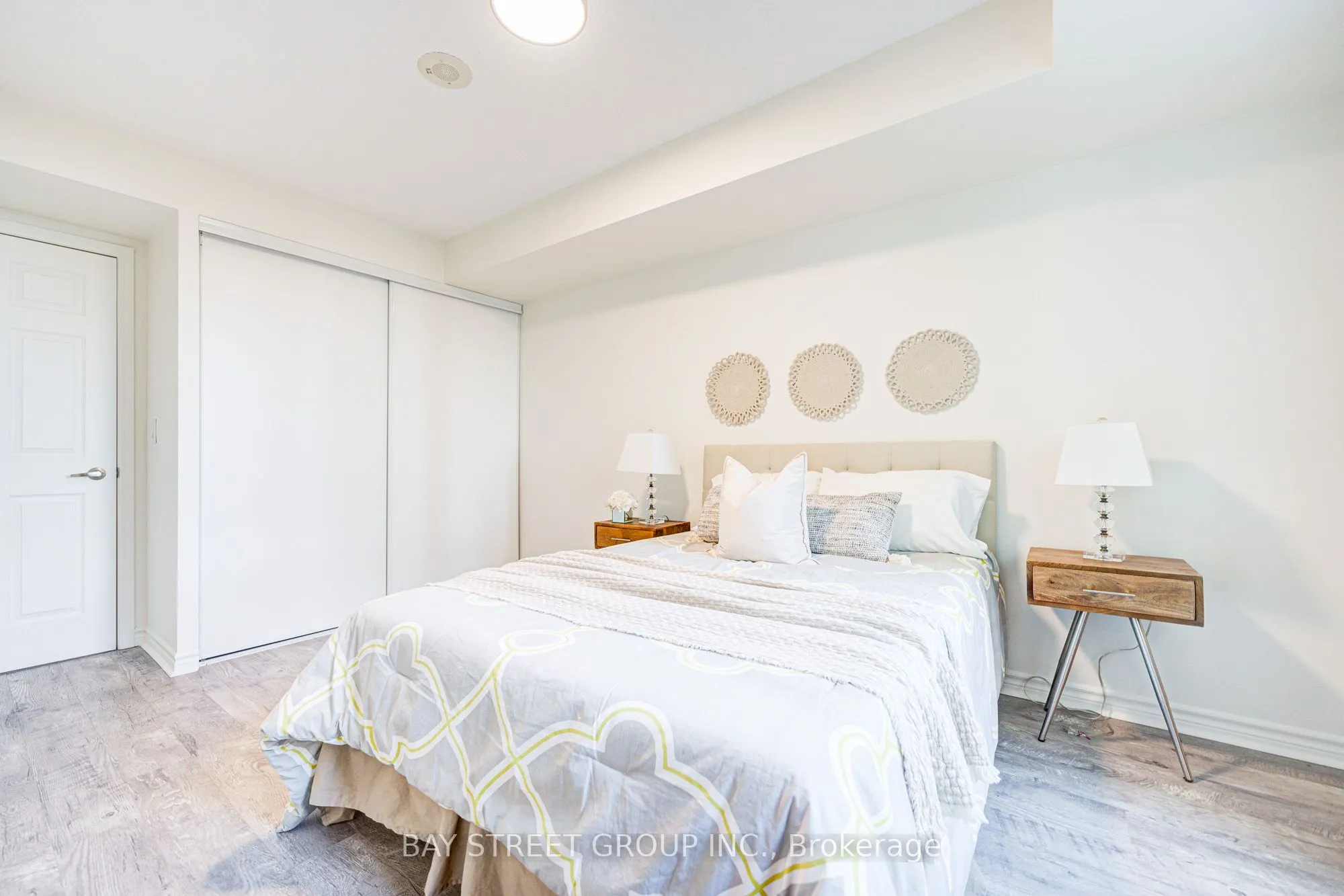 25 Lower Simcoe Street, #627