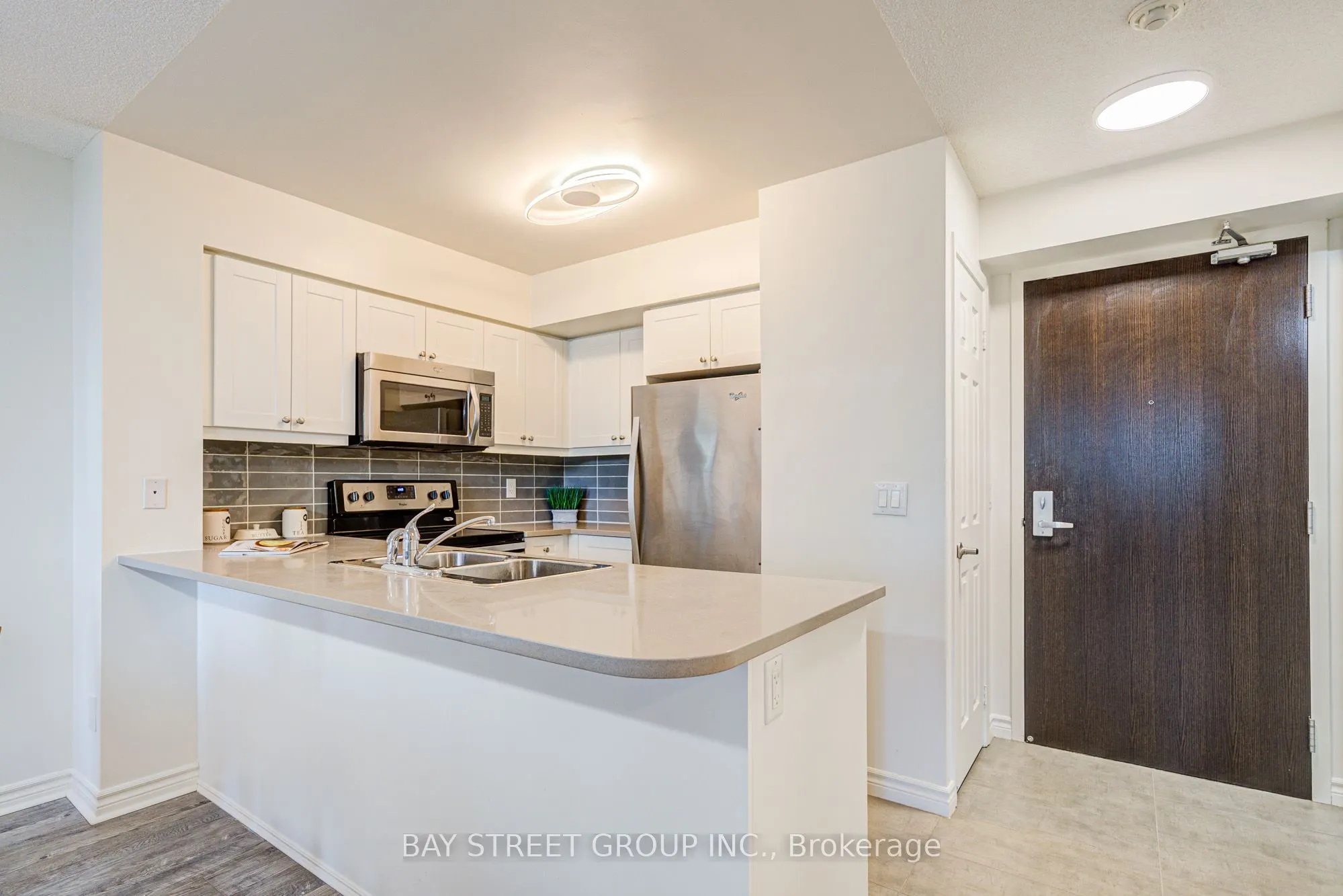 25 Lower Simcoe Street, #627
