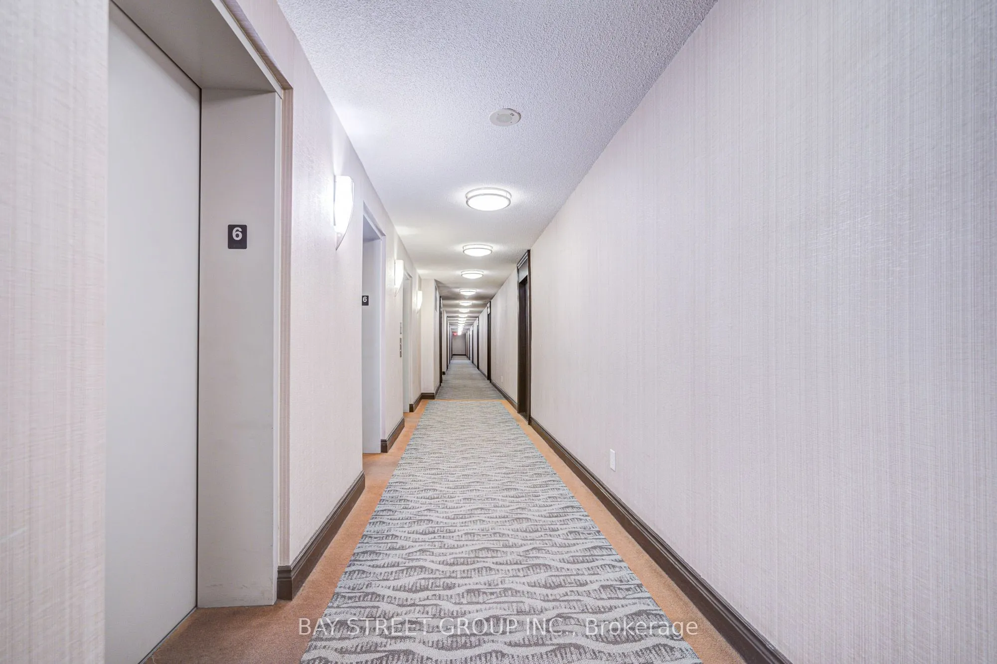 25 Lower Simcoe Street, #627