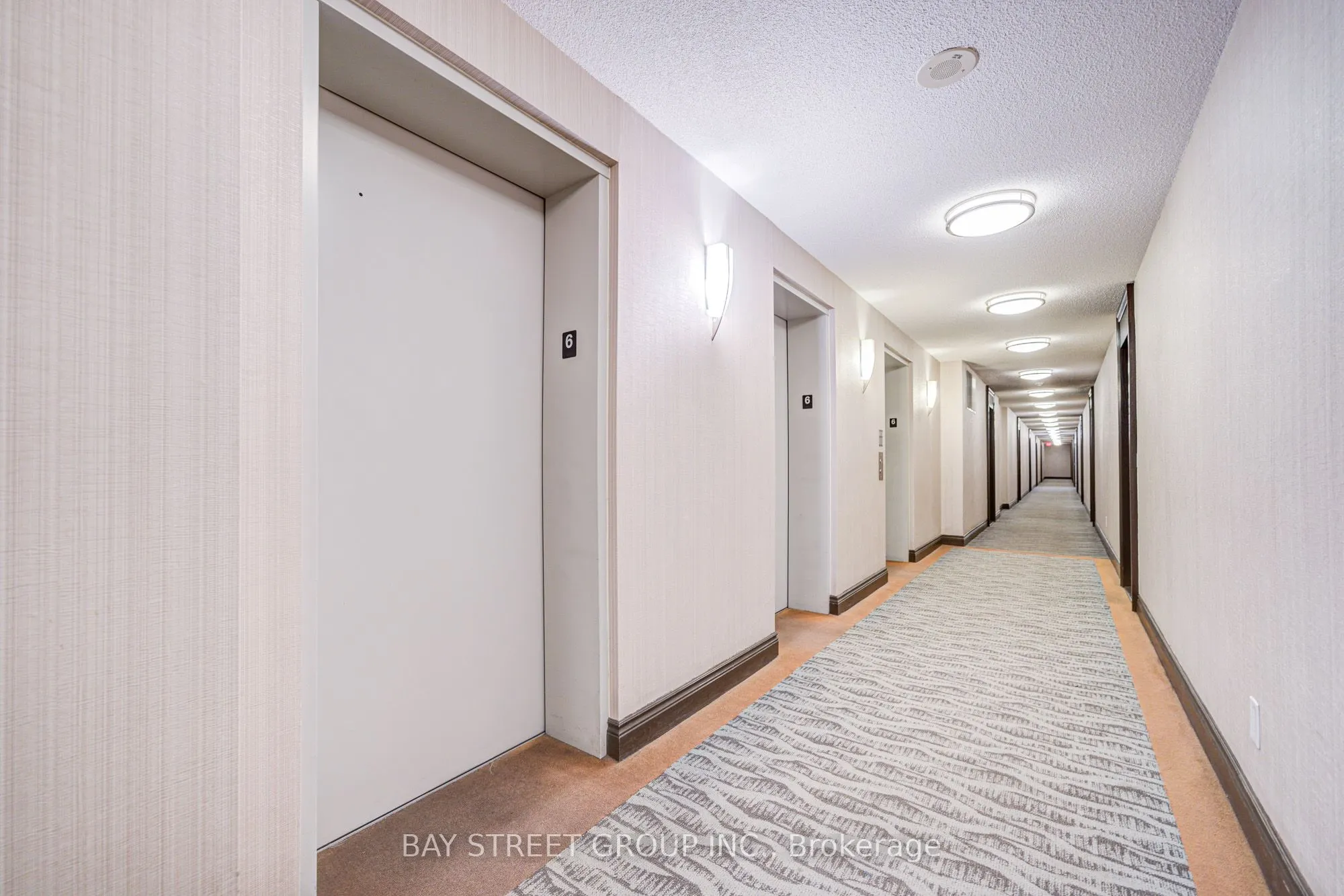 25 Lower Simcoe Street, #627