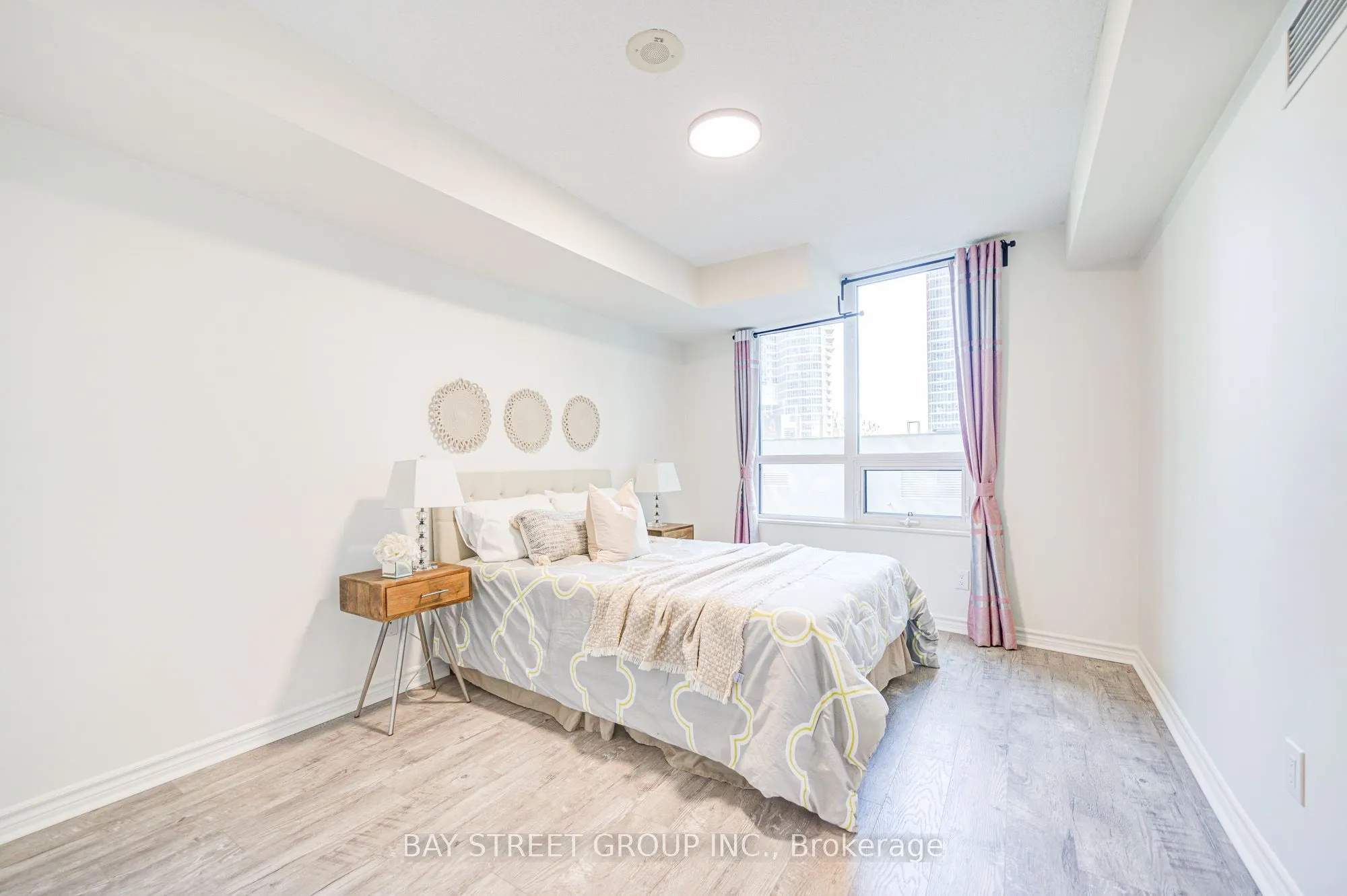 25 Lower Simcoe Street, #627