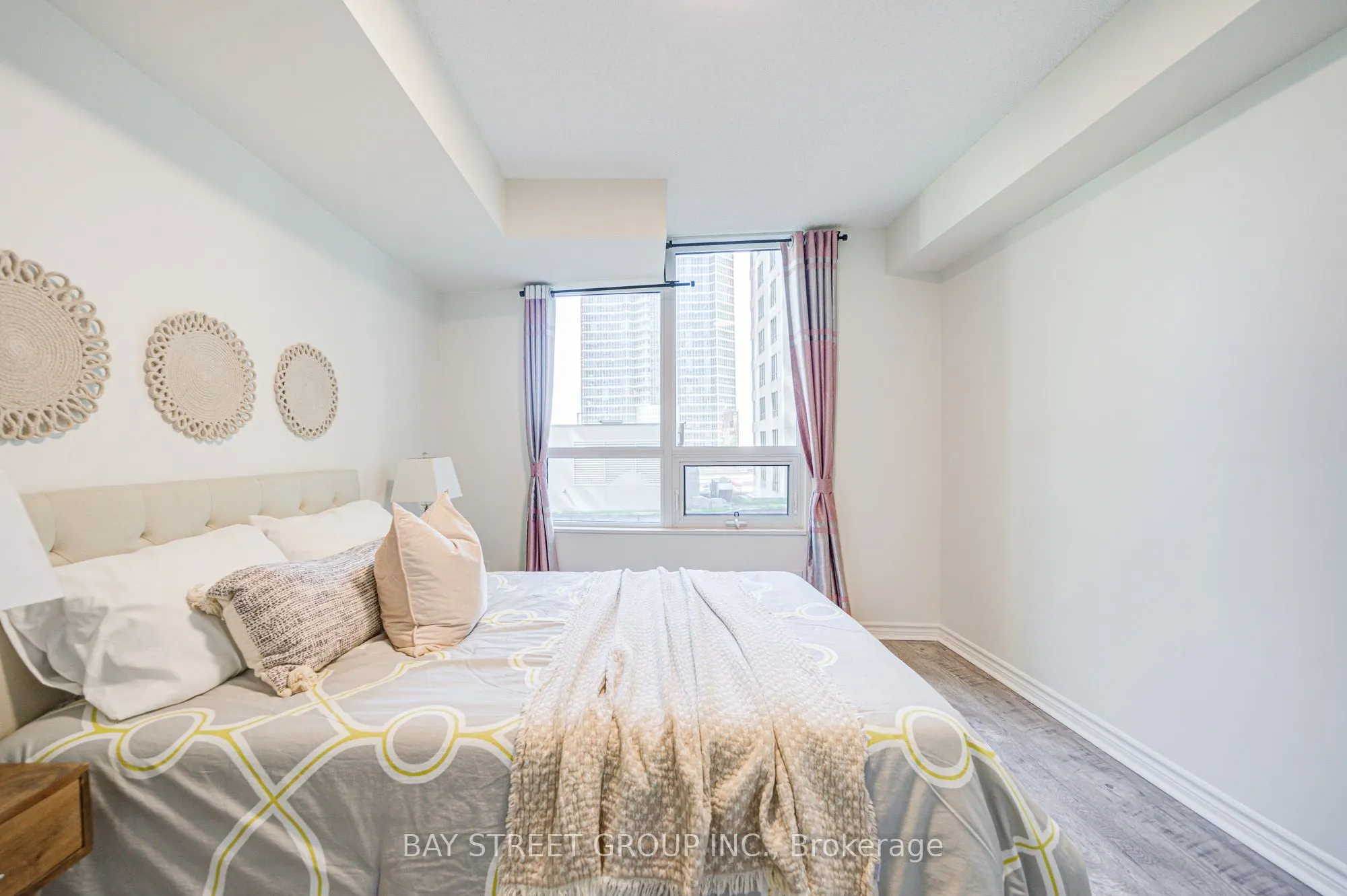 25 Lower Simcoe Street, #627