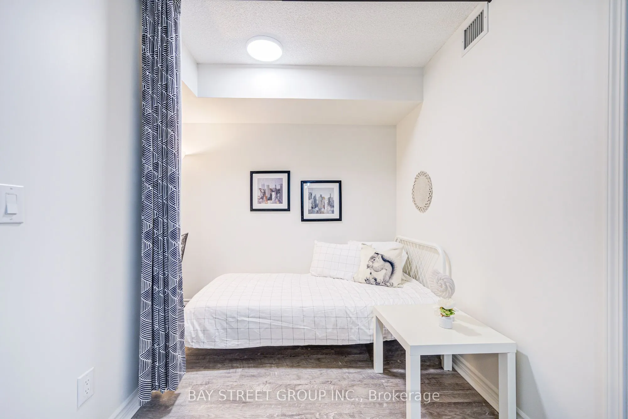 25 Lower Simcoe Street, #627