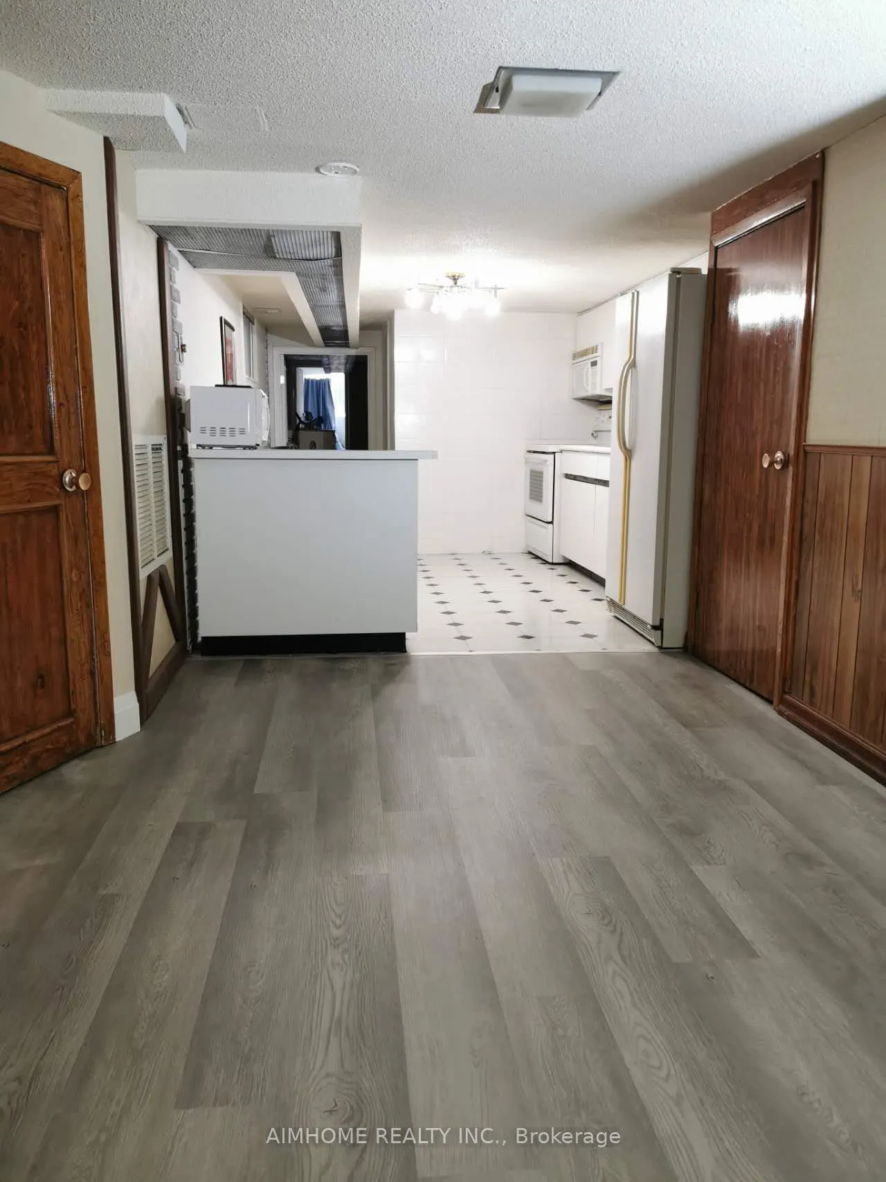 253 Palmerston Avenue, #Basement Ensuite Room