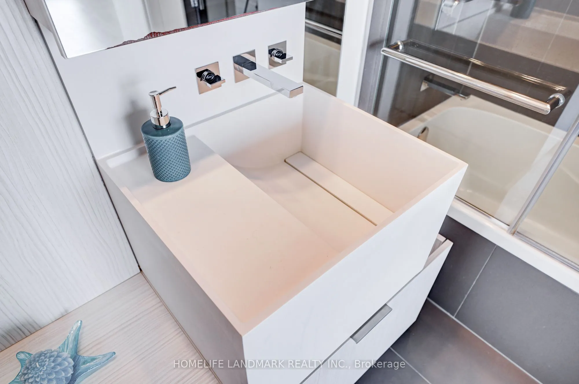 1 Bloor Street E, #6108