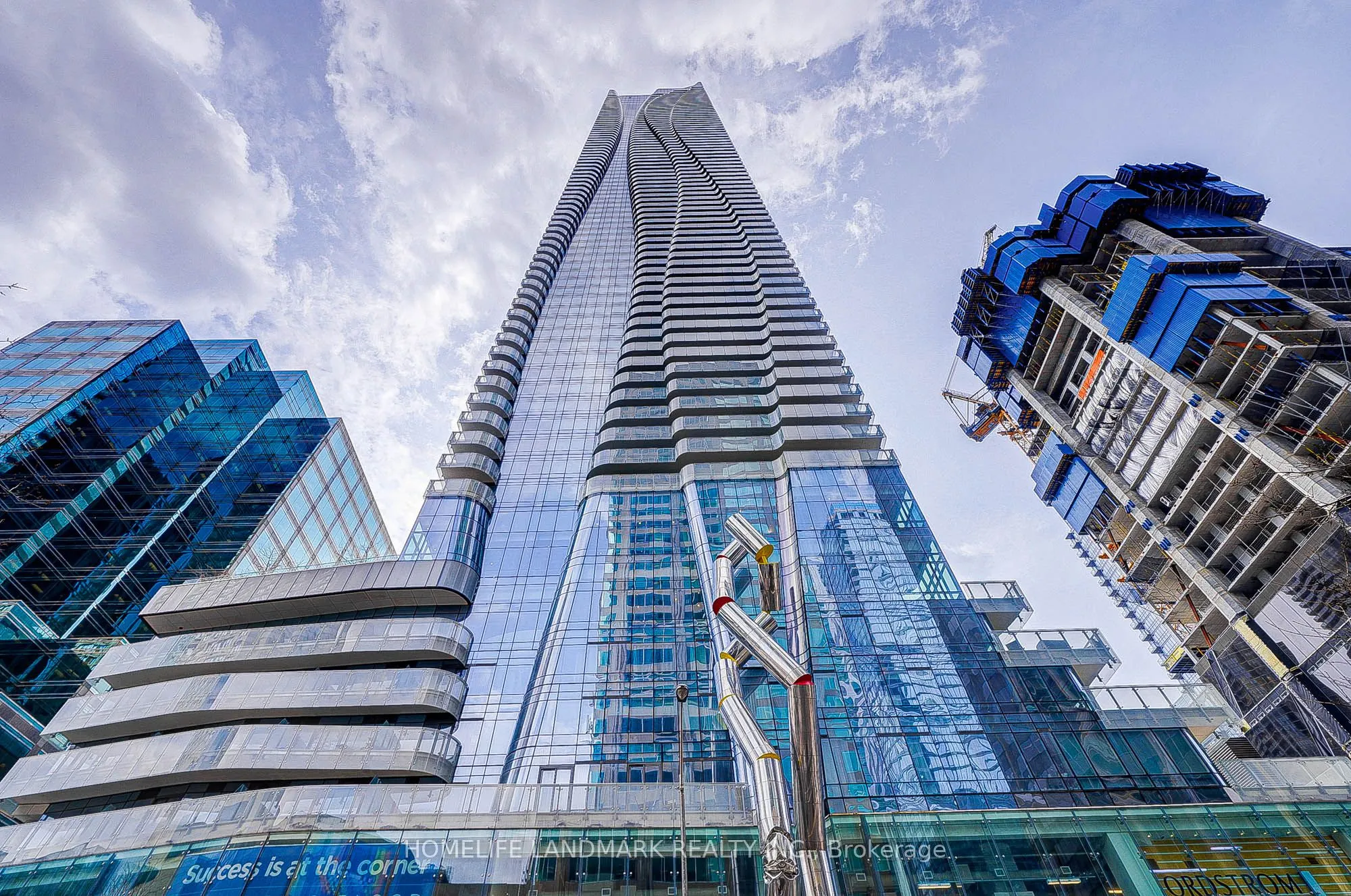 1 Bloor Street E, #6108