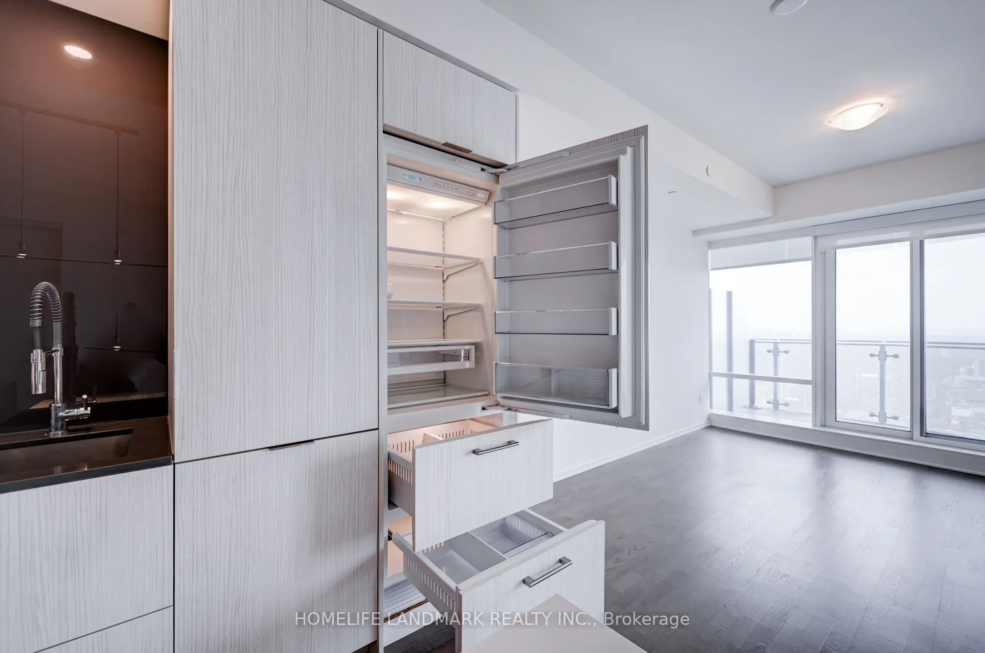 1 Bloor Street E, #6108