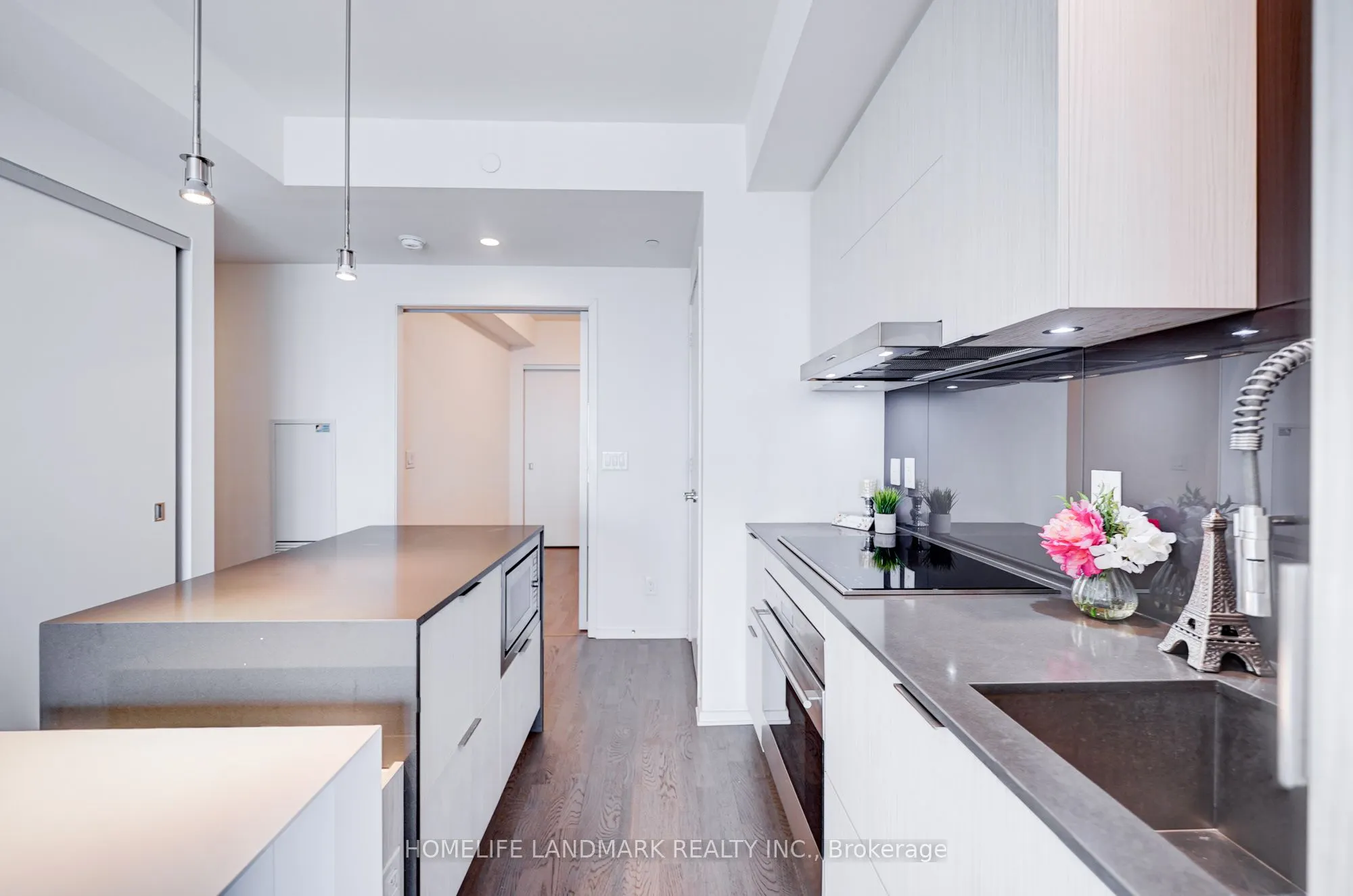 1 Bloor Street E, #6108