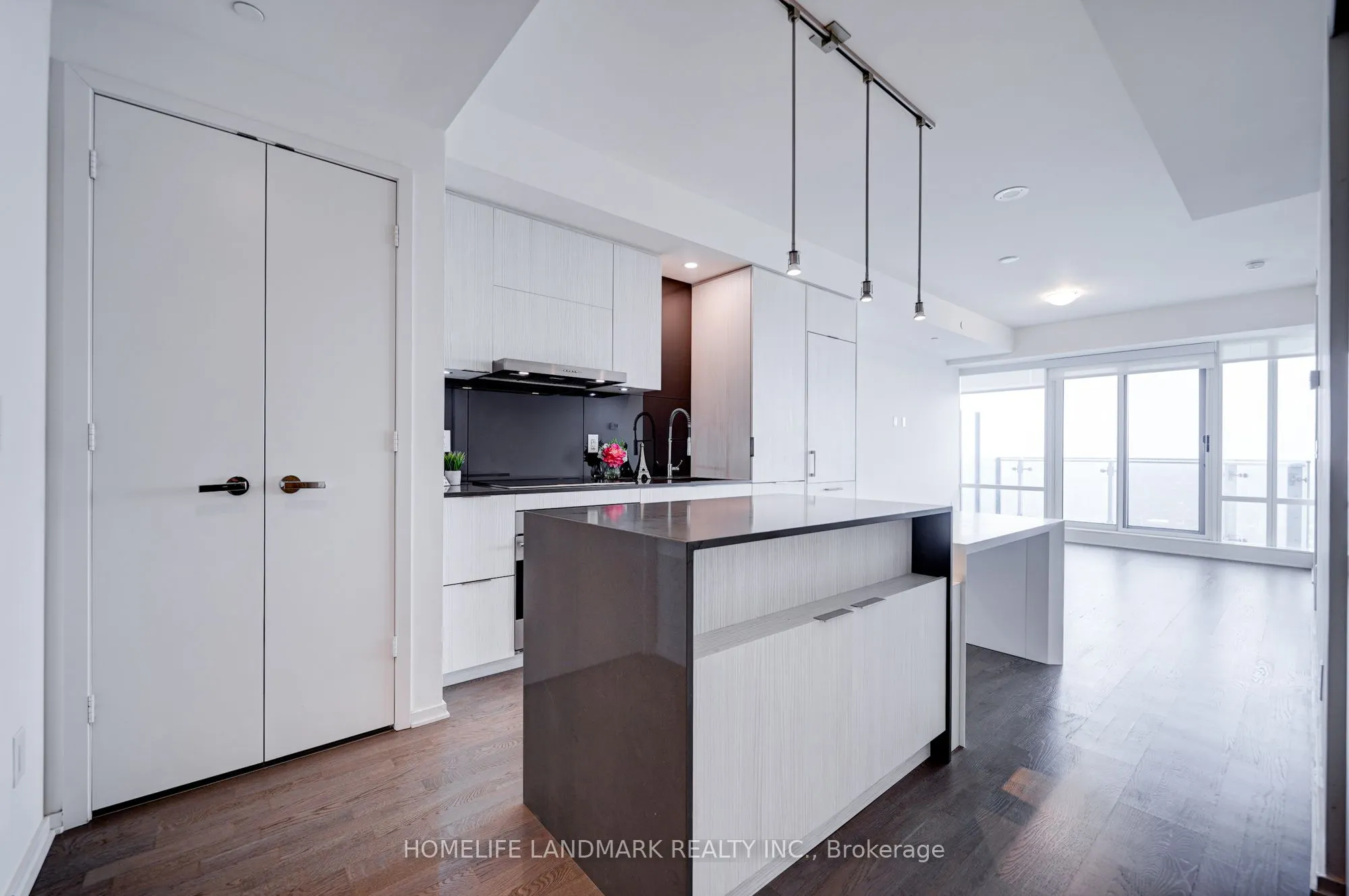 1 Bloor Street E, #6108