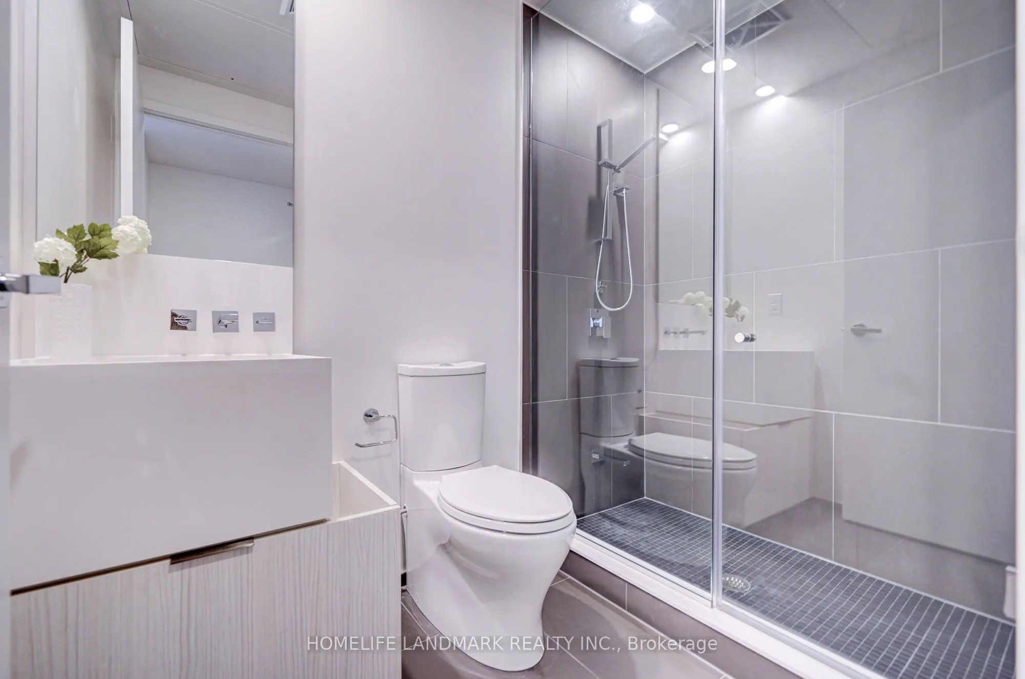 1 Bloor Street E, #6108