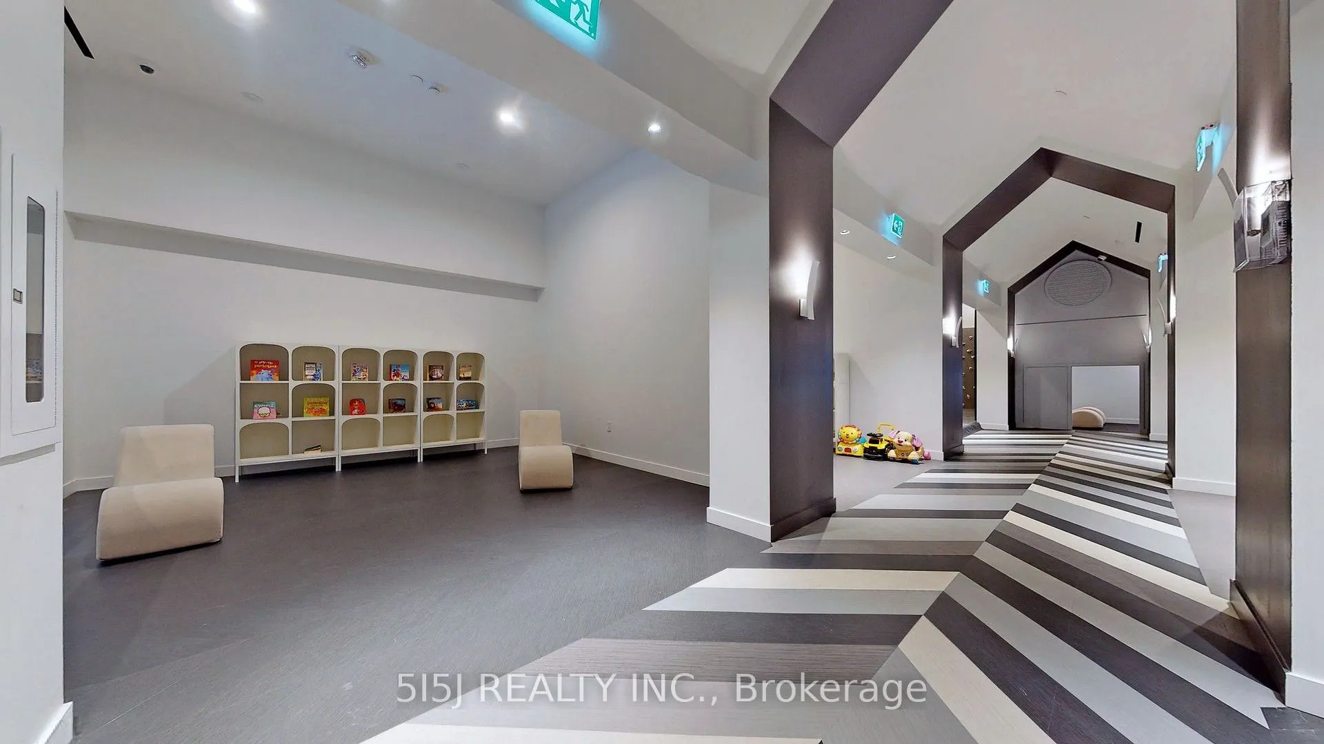 39 Roehampton Avenue #3708