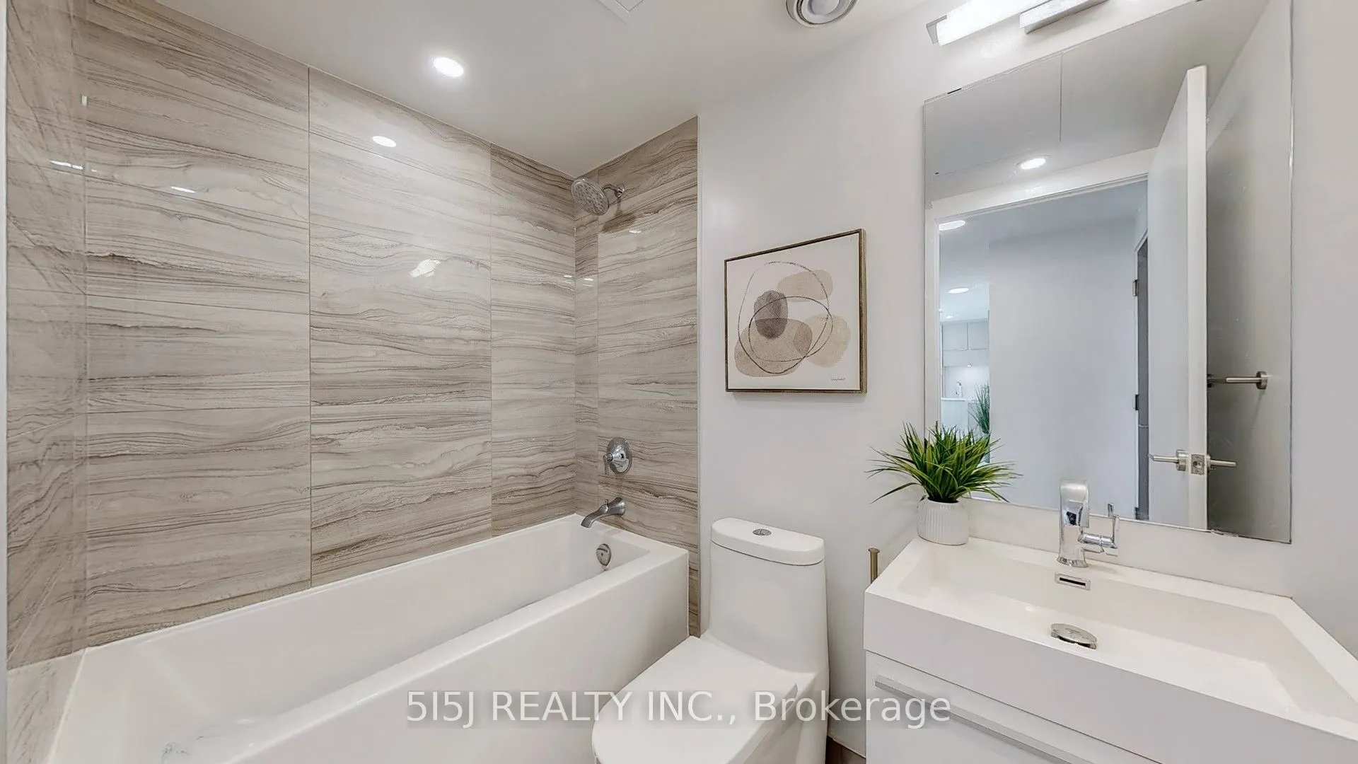 39 Roehampton Avenue #3708