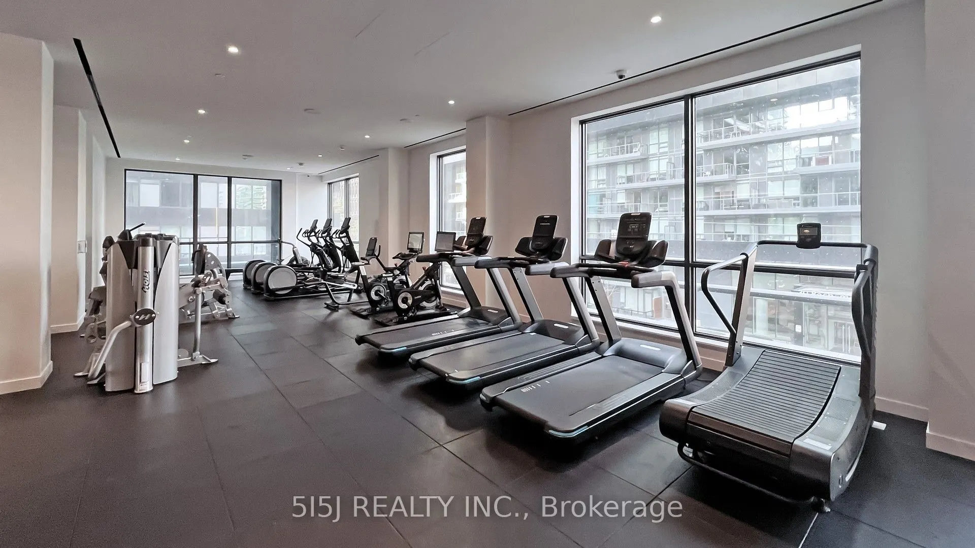 39 Roehampton Avenue #3708