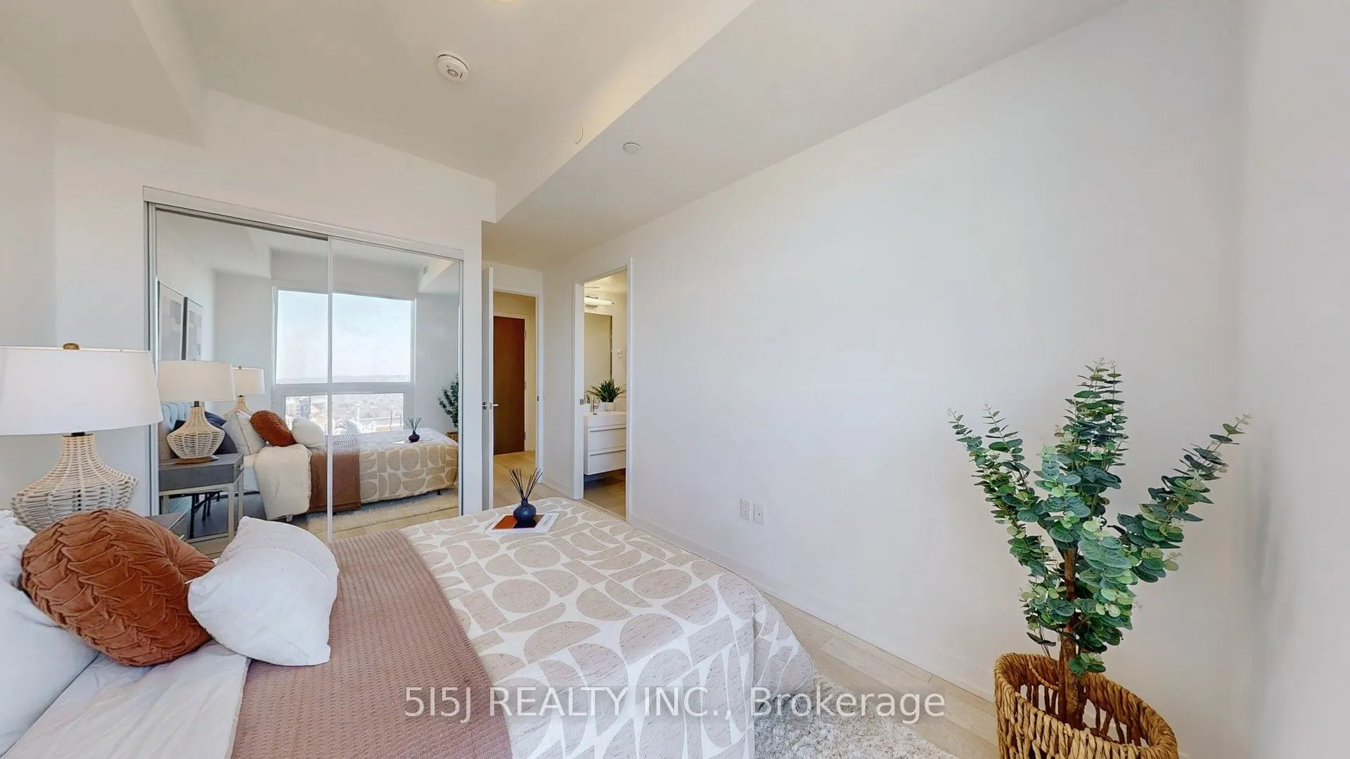 39 Roehampton Avenue #3708