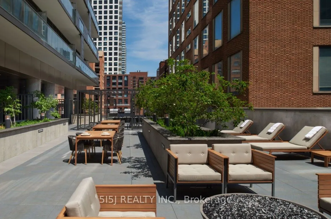 39 Roehampton Avenue #3708