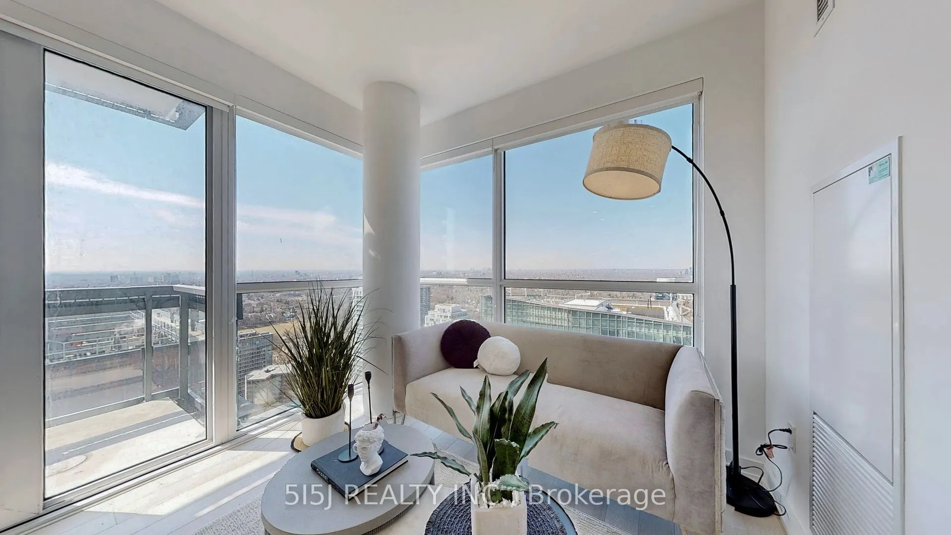 39 Roehampton Avenue #3708