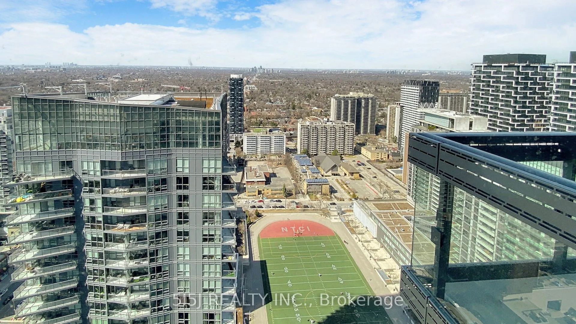 39 Roehampton Avenue #3708
