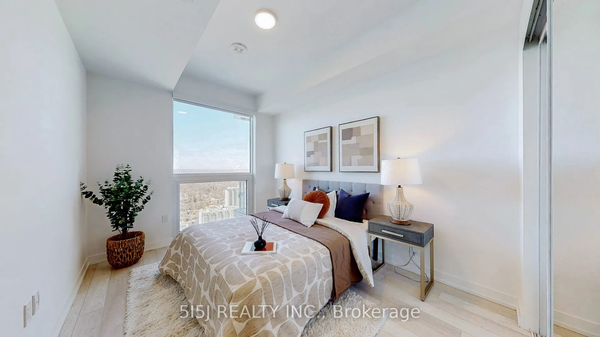 39 Roehampton Avenue #3708