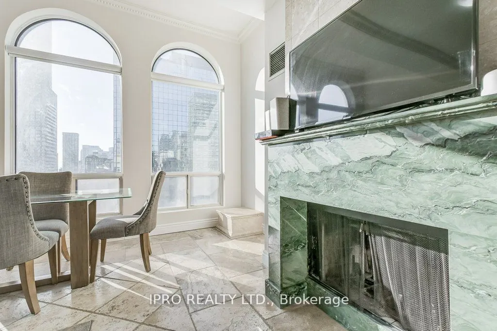 25 Grenville Street #PH2
