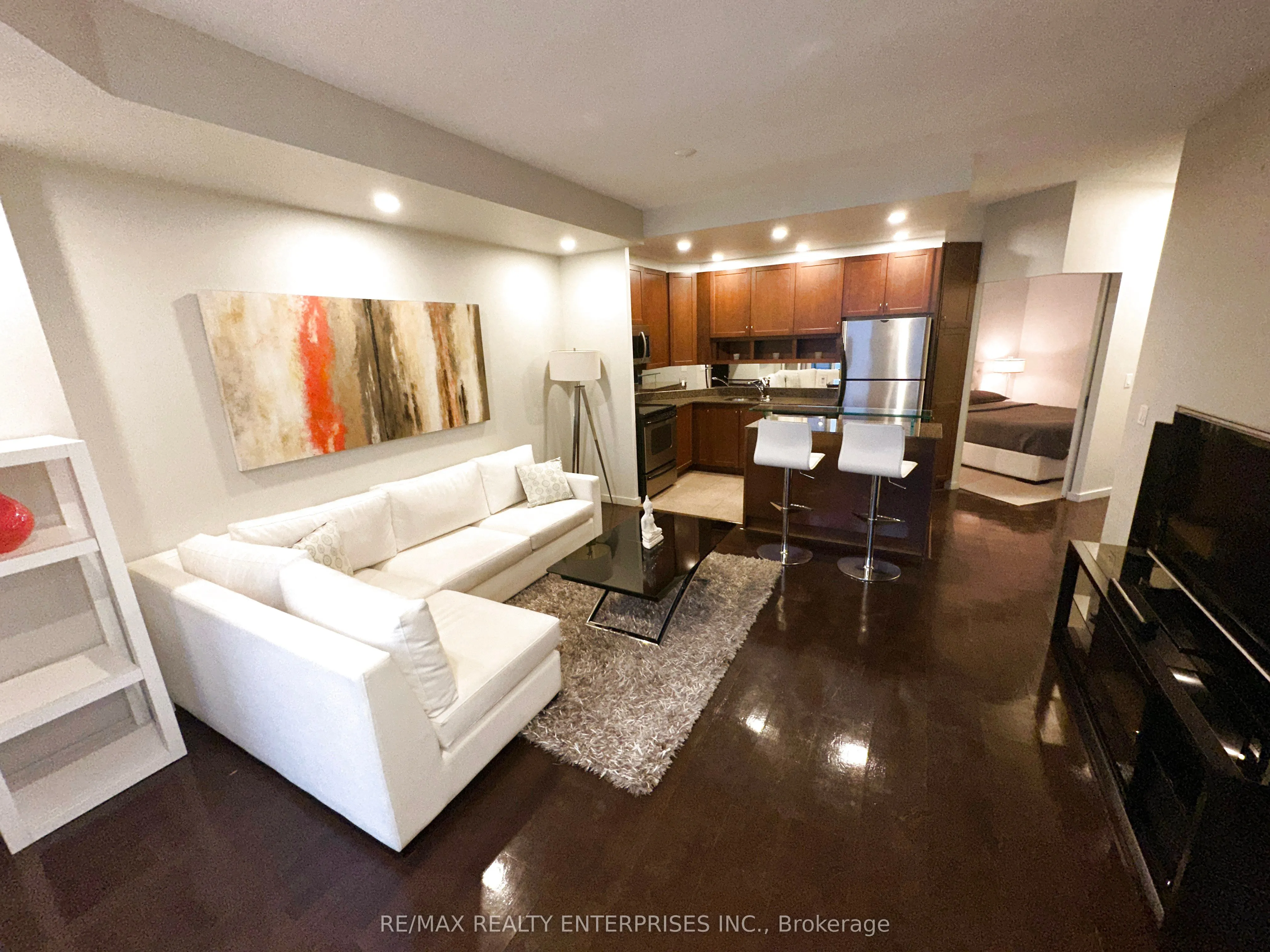 8 York Street, #2710
