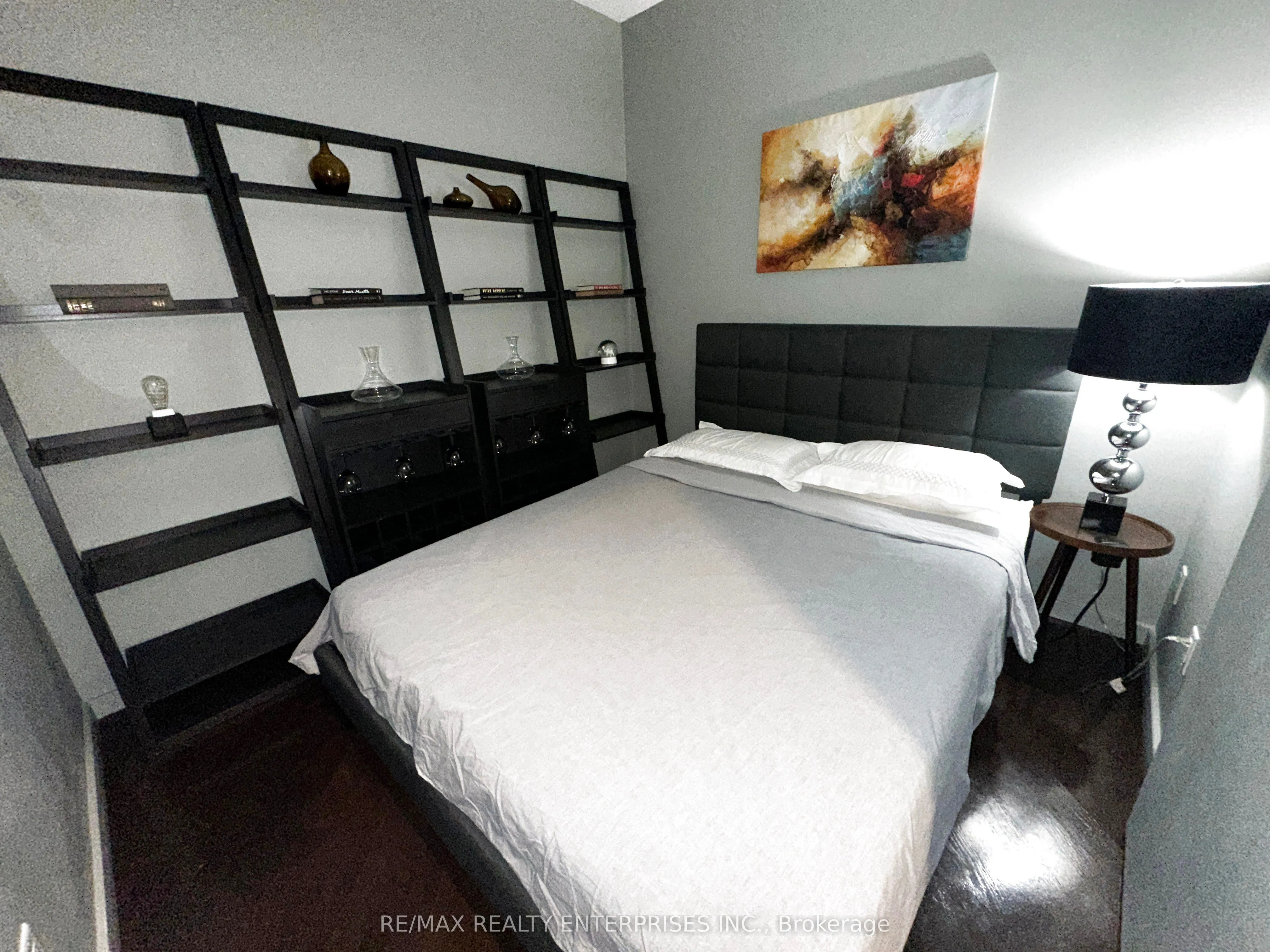 8 York Street, #2710