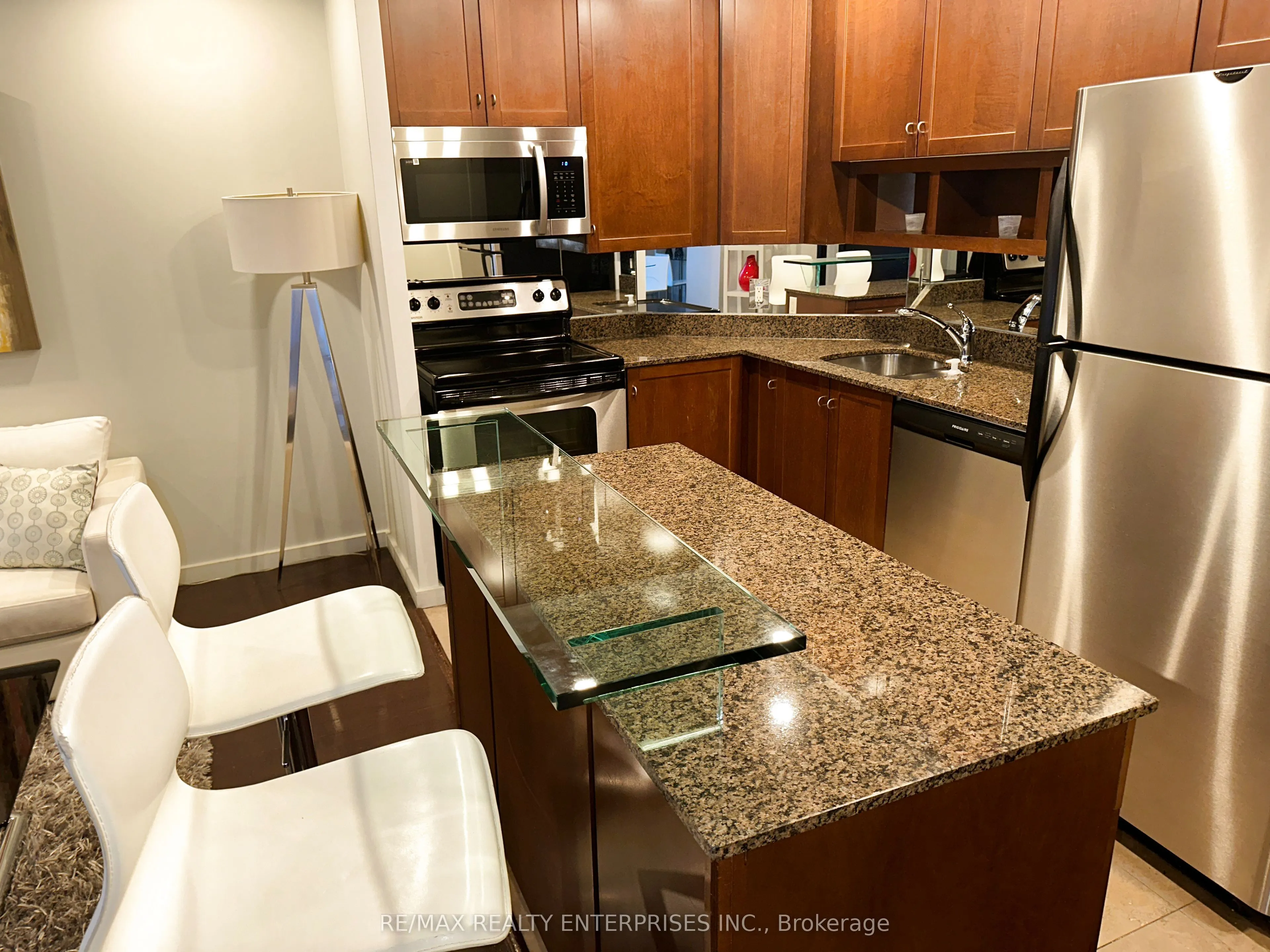8 York Street, #2710