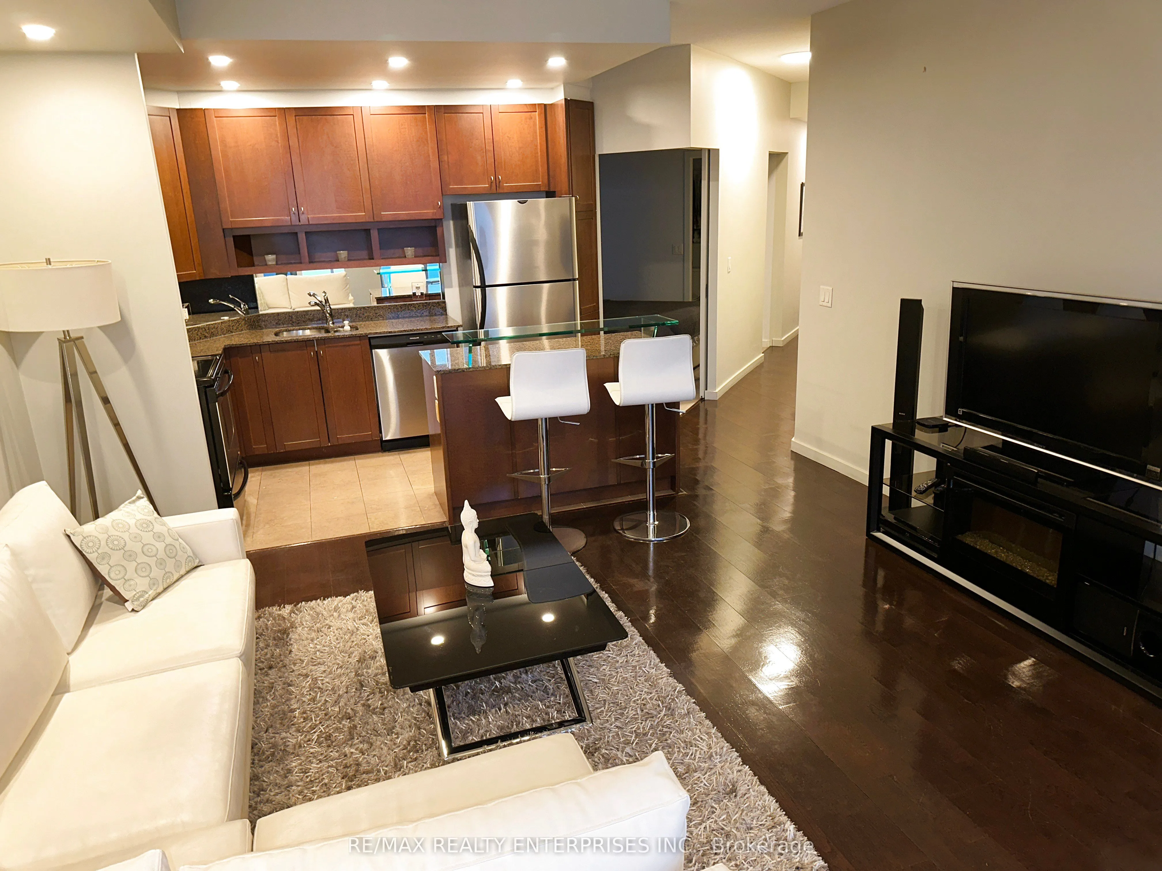 8 York Street, #2710