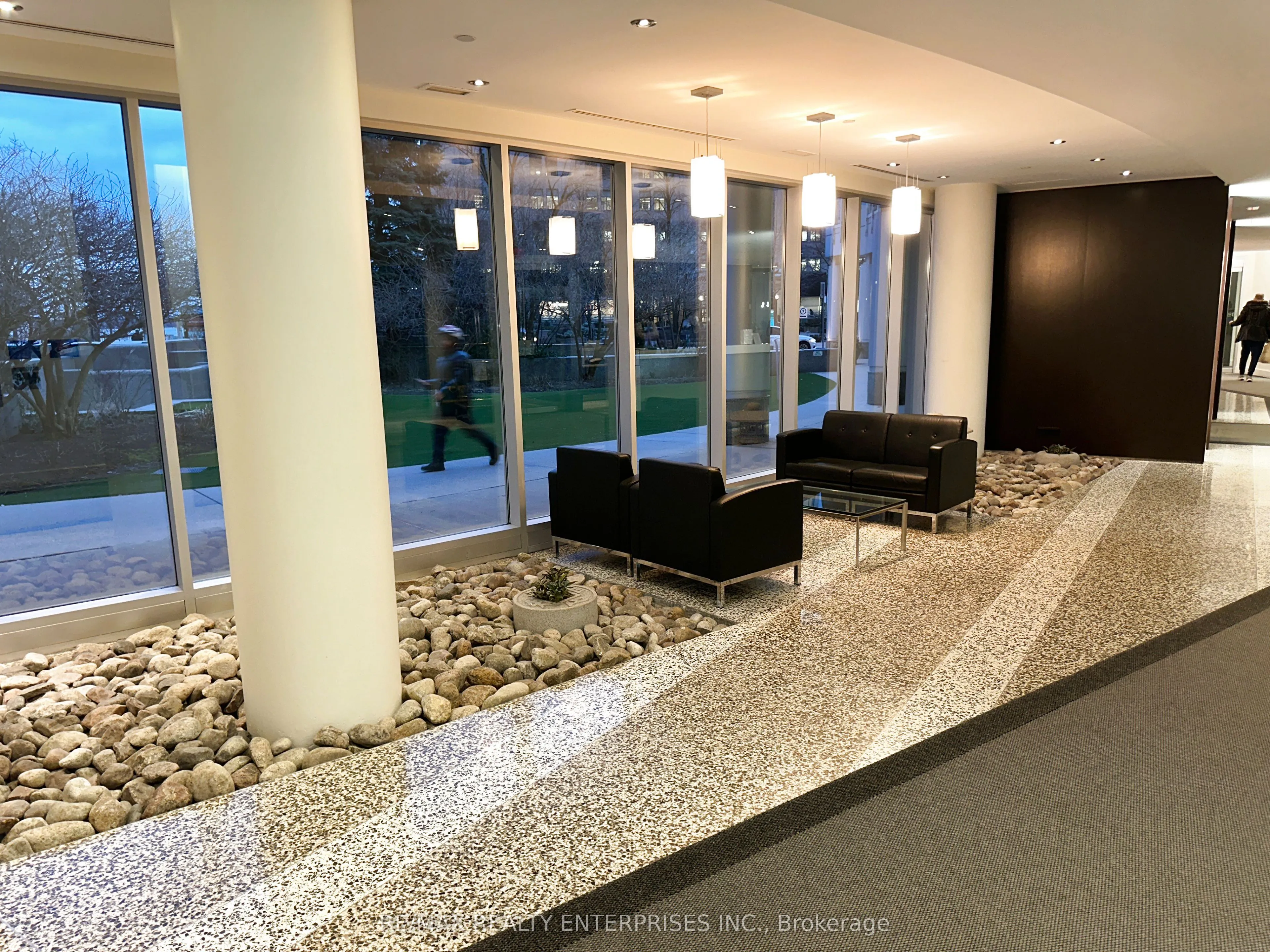 8 York Street, #2710