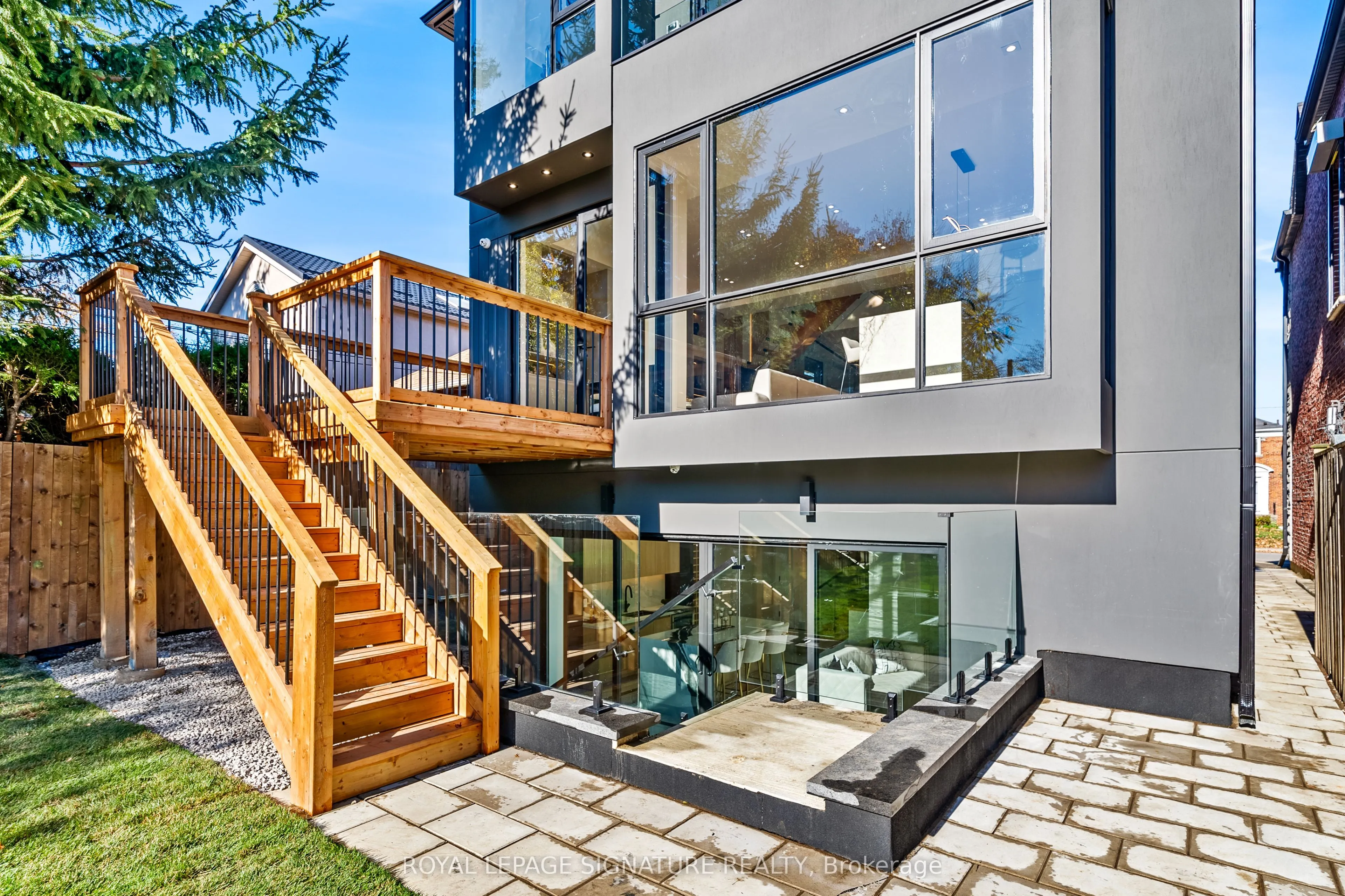 551 Broadway Avenue