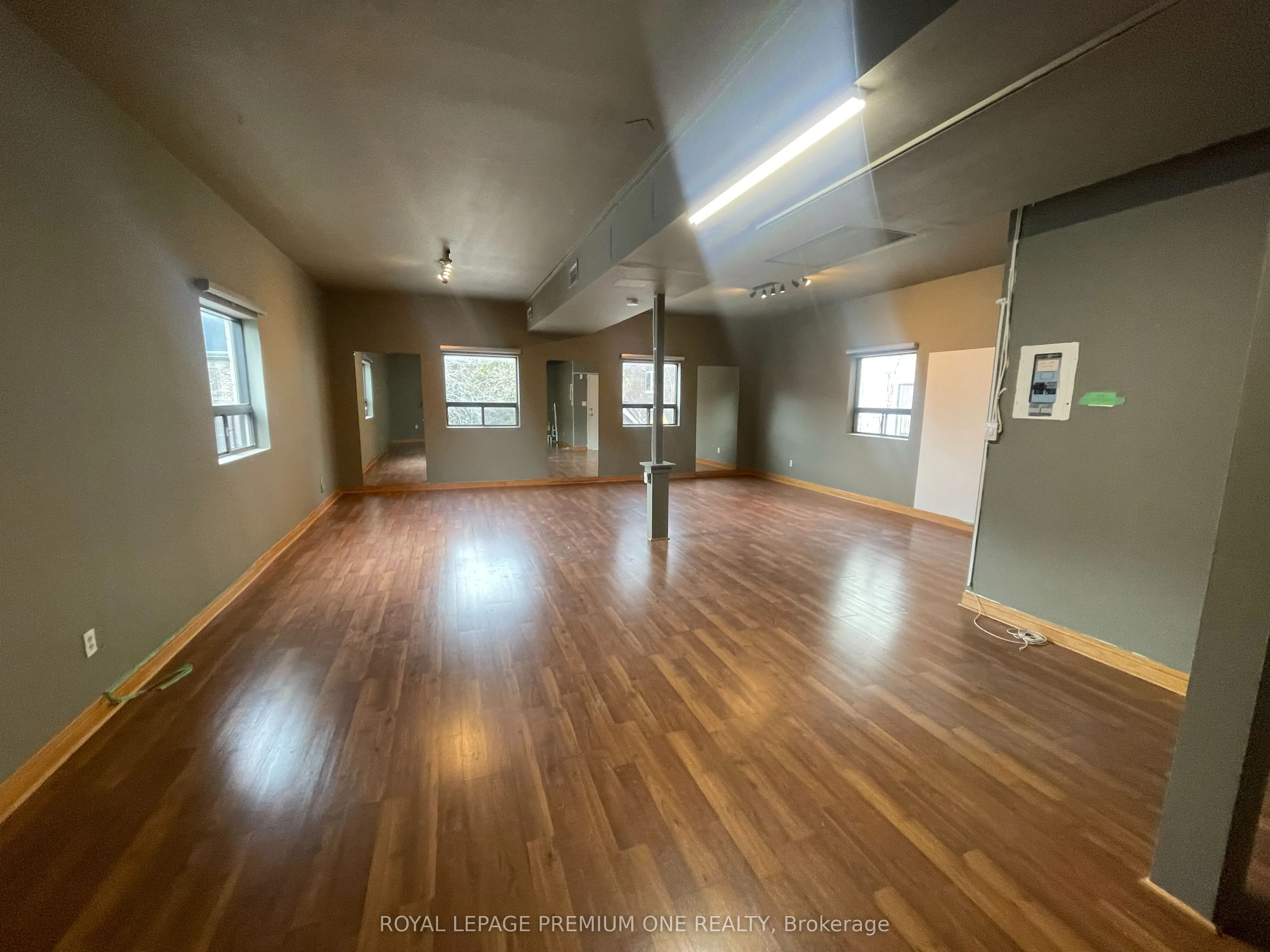 102 Harbord Street, #UPSTAIRS