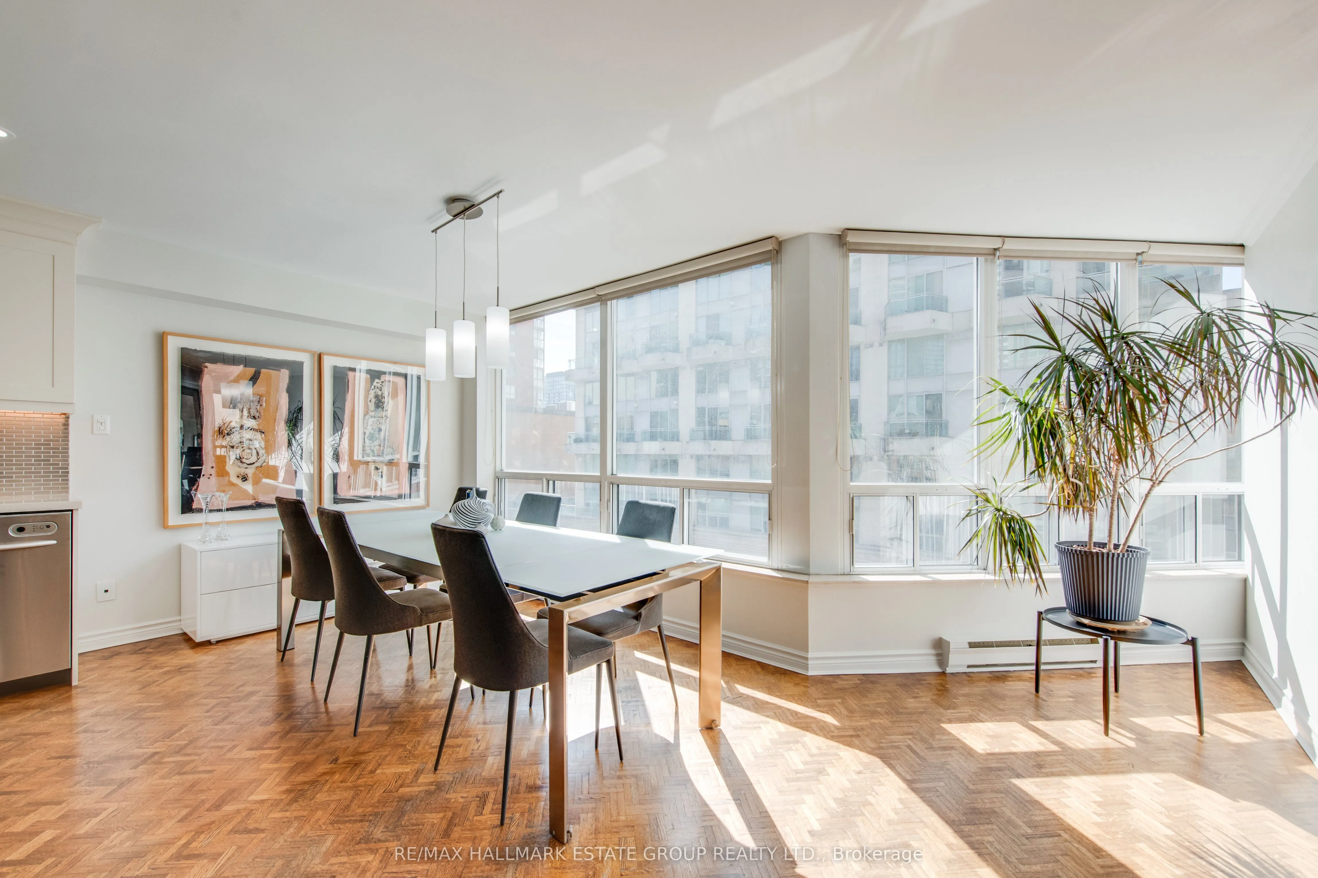 82 Lombard Street, #412