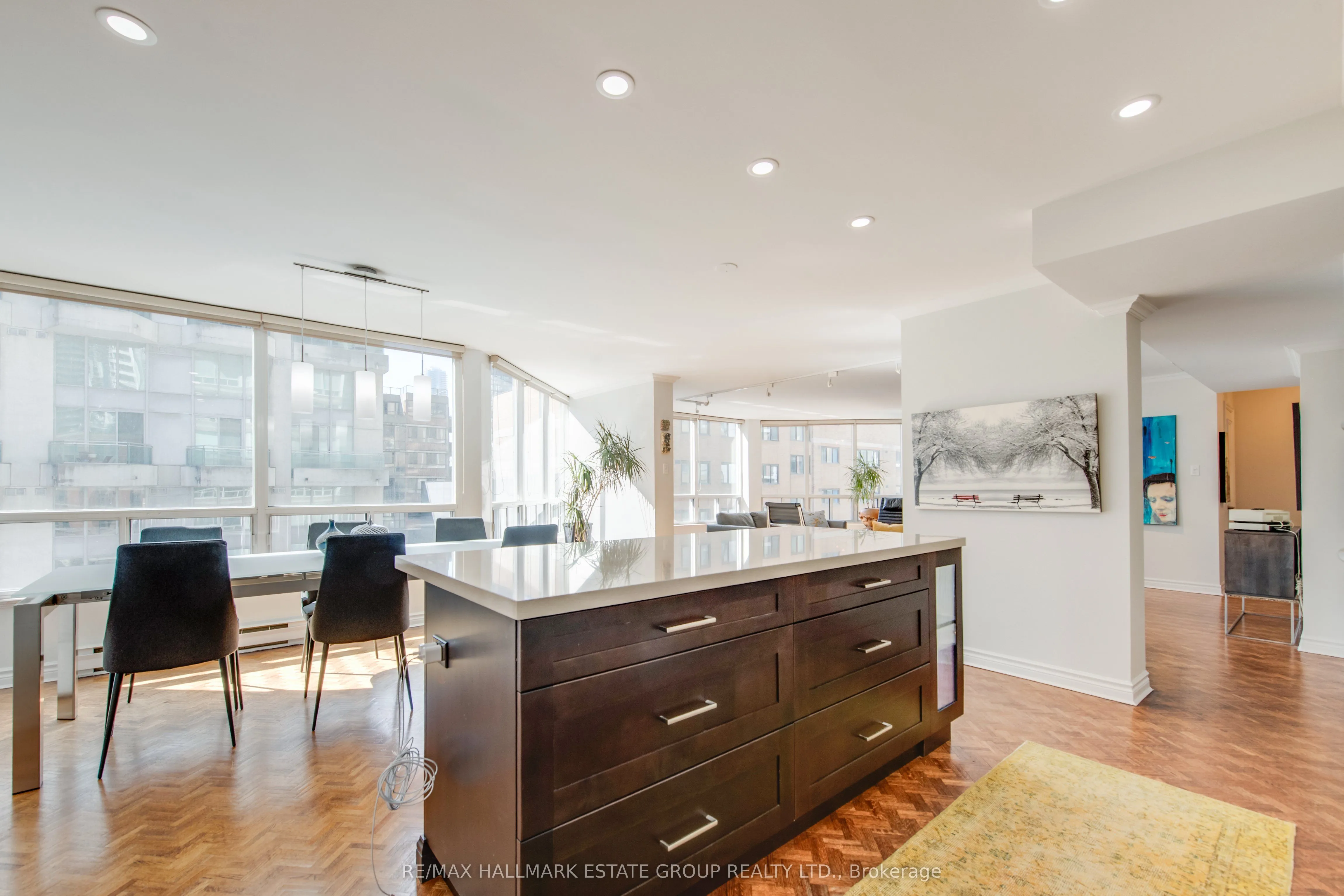 82 Lombard Street, #412