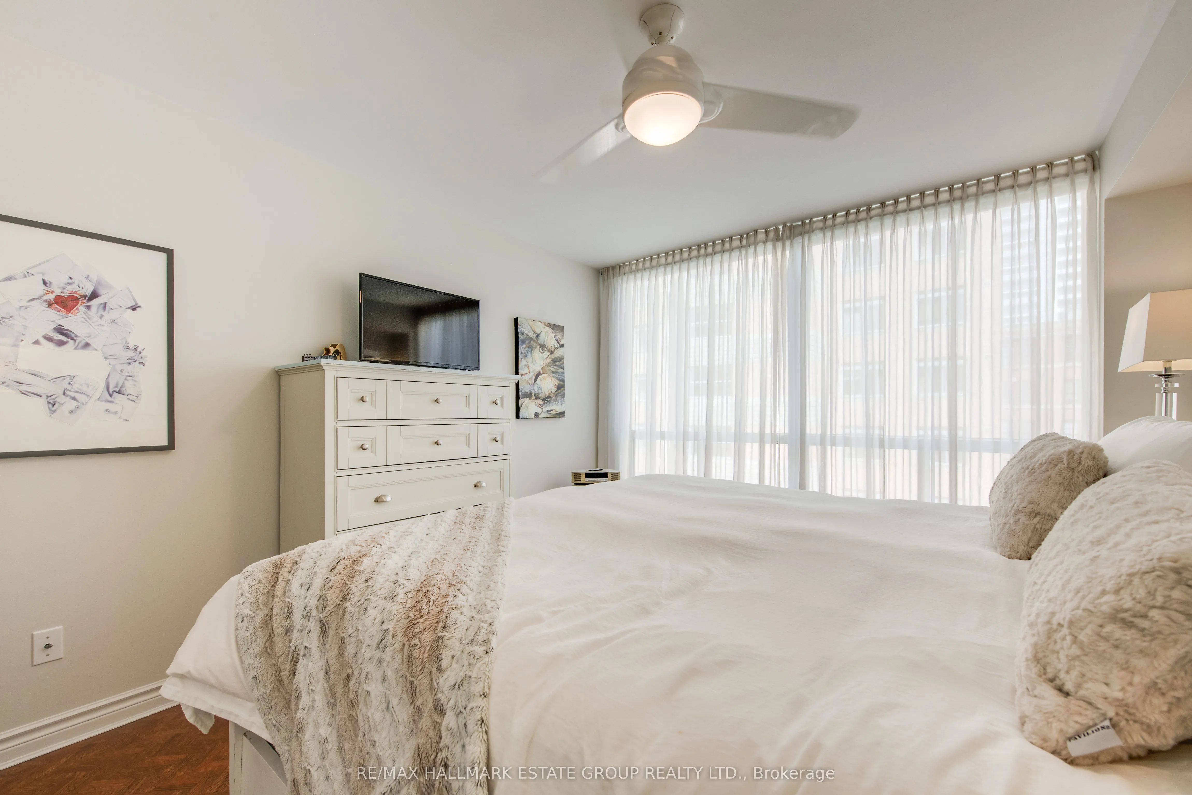 82 Lombard Street, #412