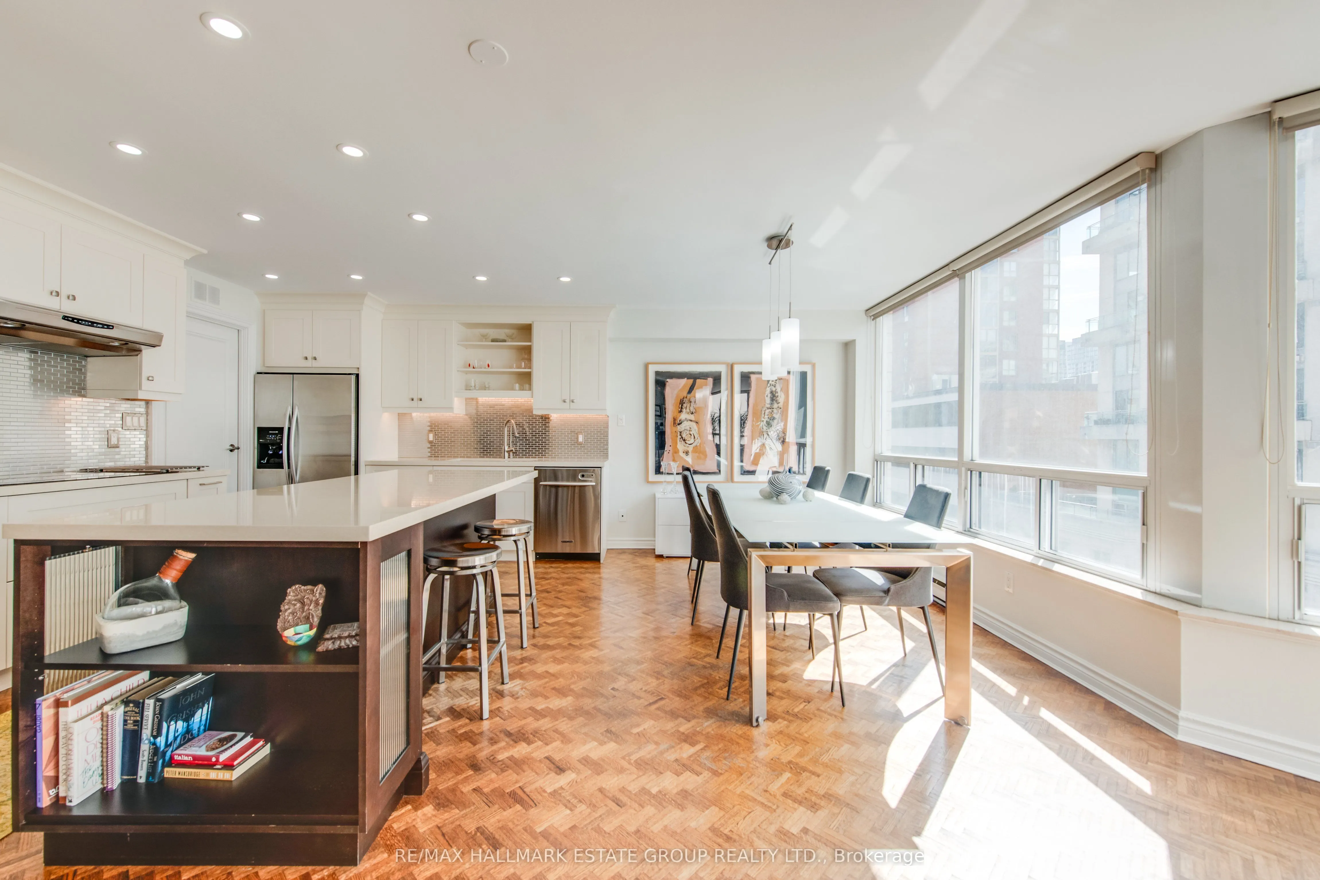 82 Lombard Street, #412