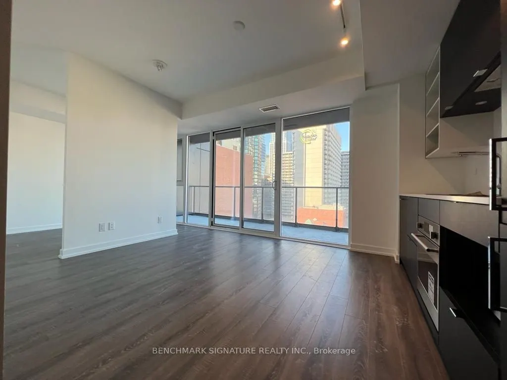 20 Edward Street, #1001