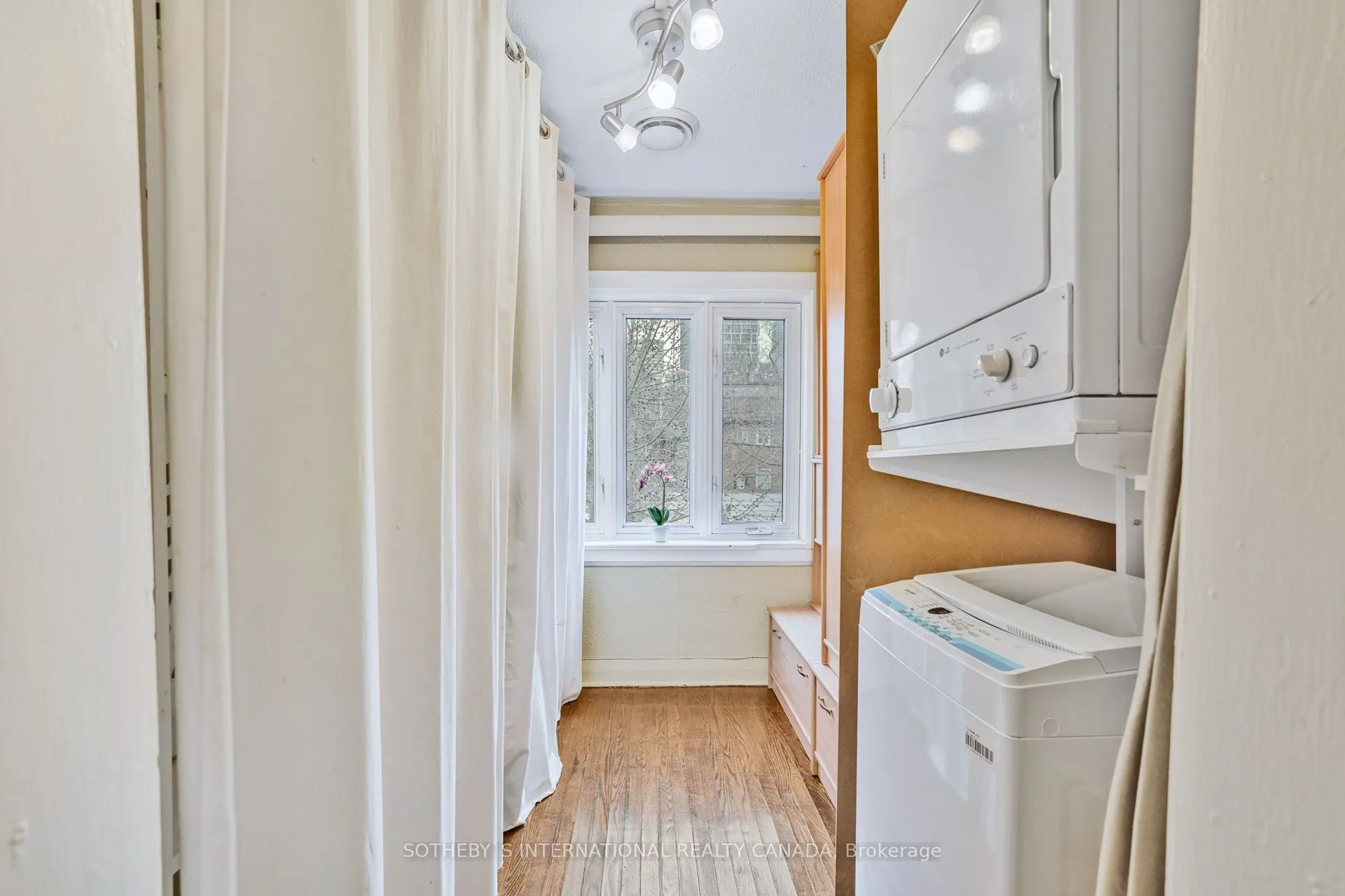 12 Belsize Drive
