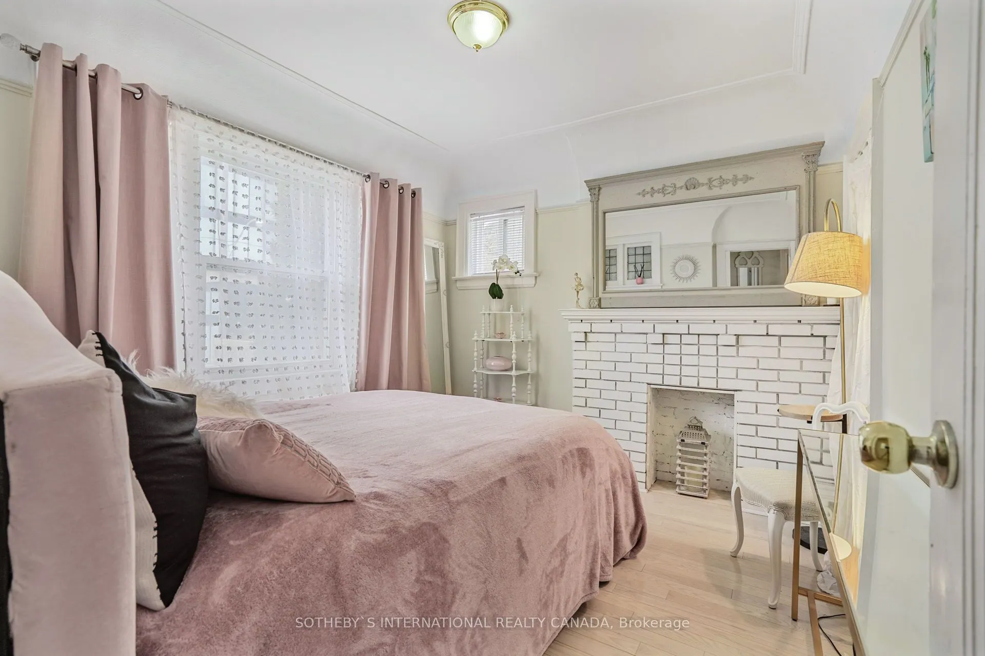 12 Belsize Drive