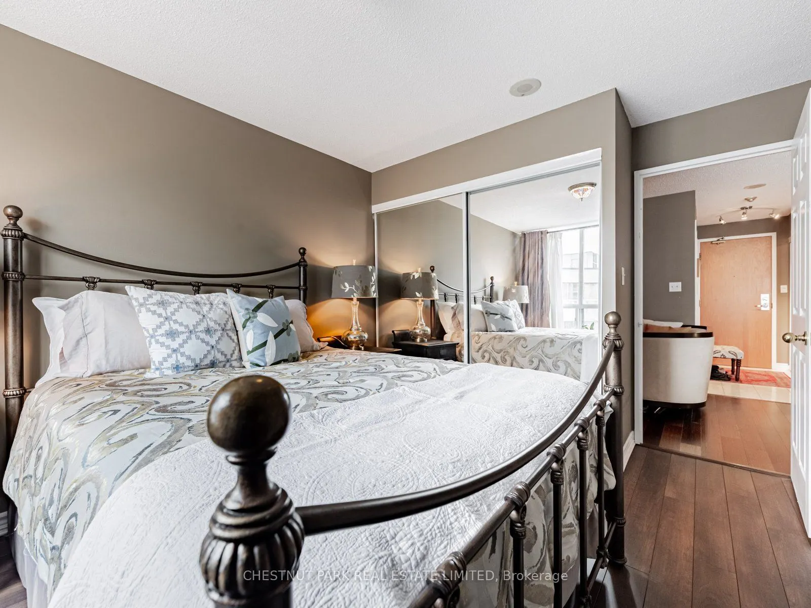 253 Merton Street, #611