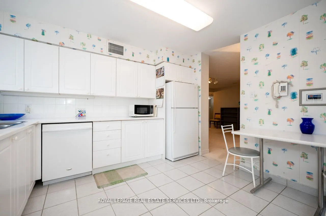 256 Doris Avenue, #308