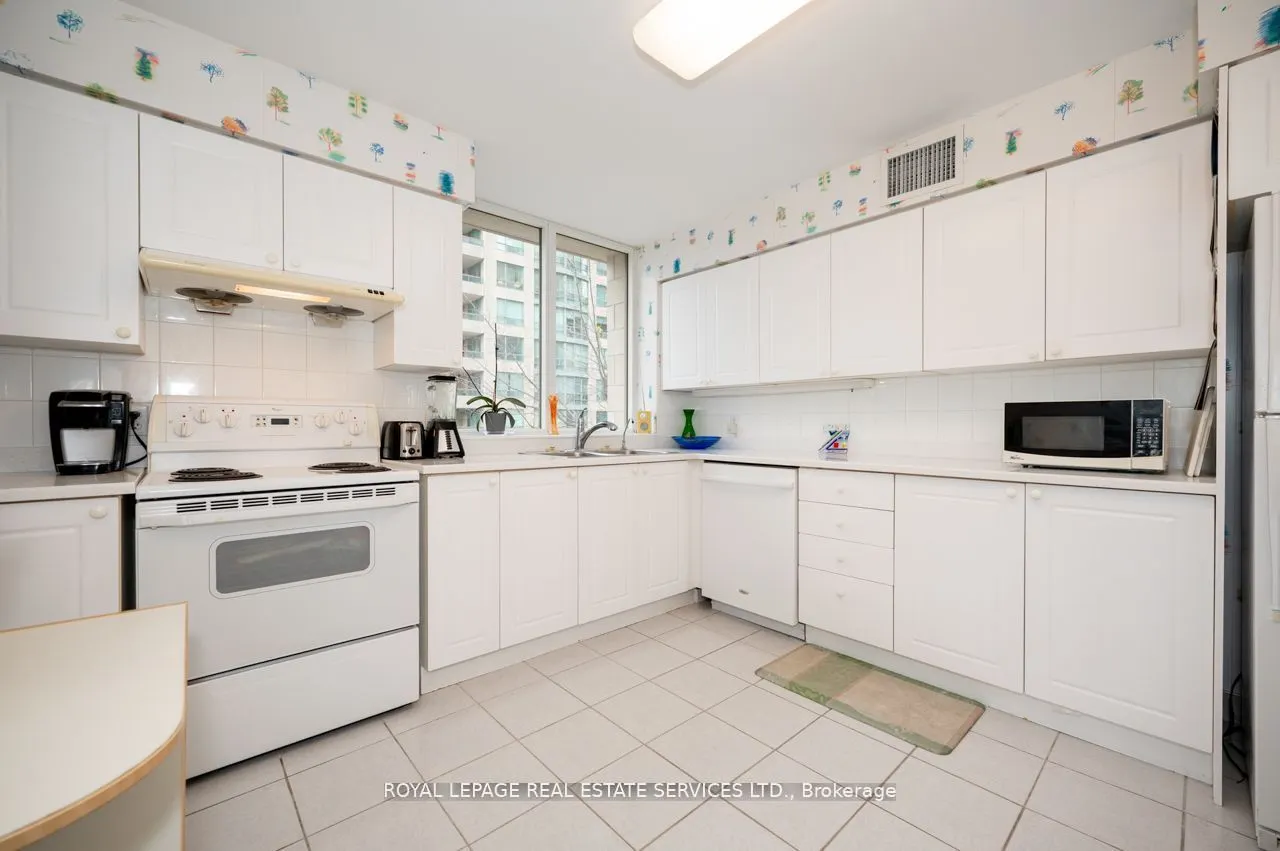 256 Doris Avenue, #308