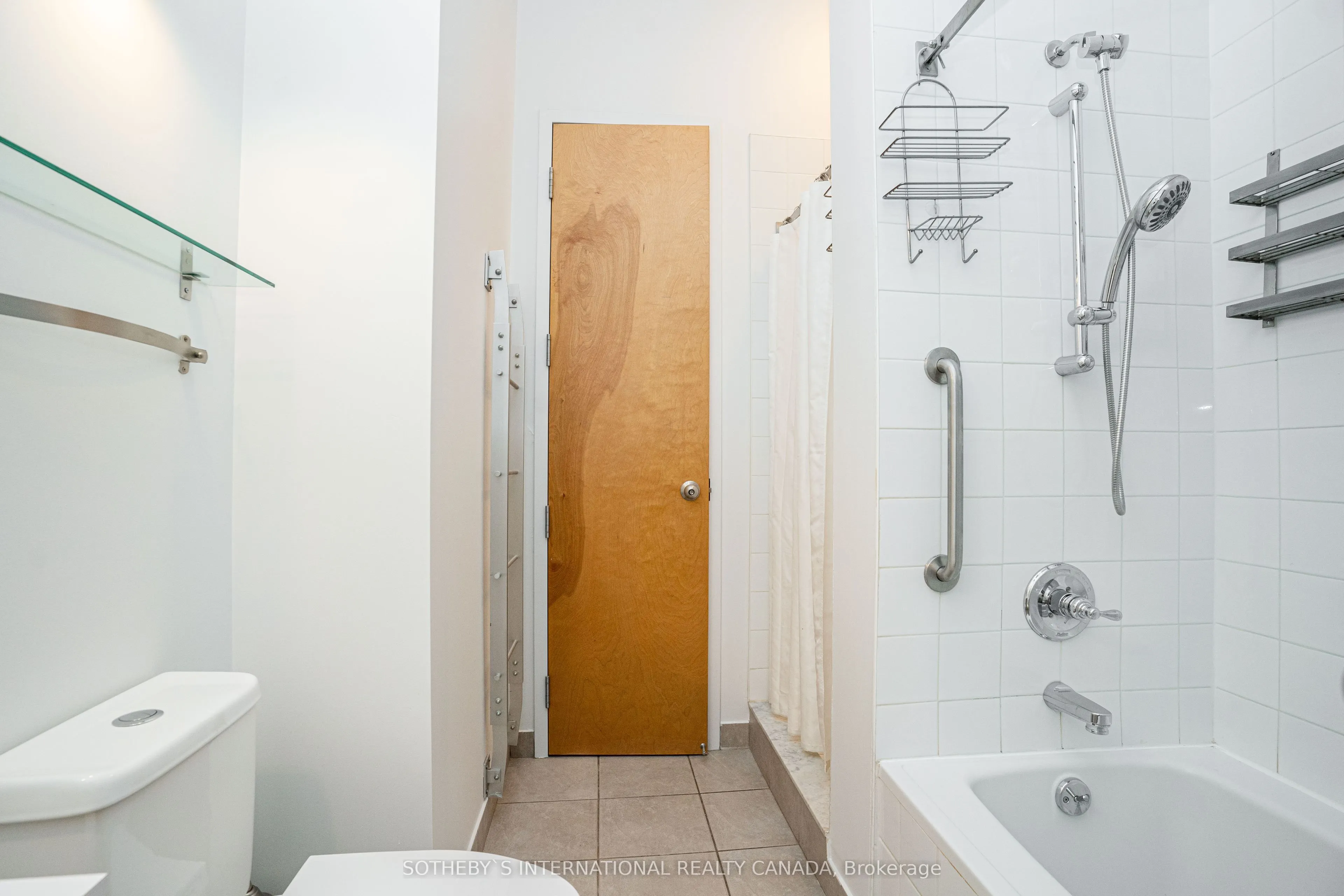 135 Dalhousie Street #209