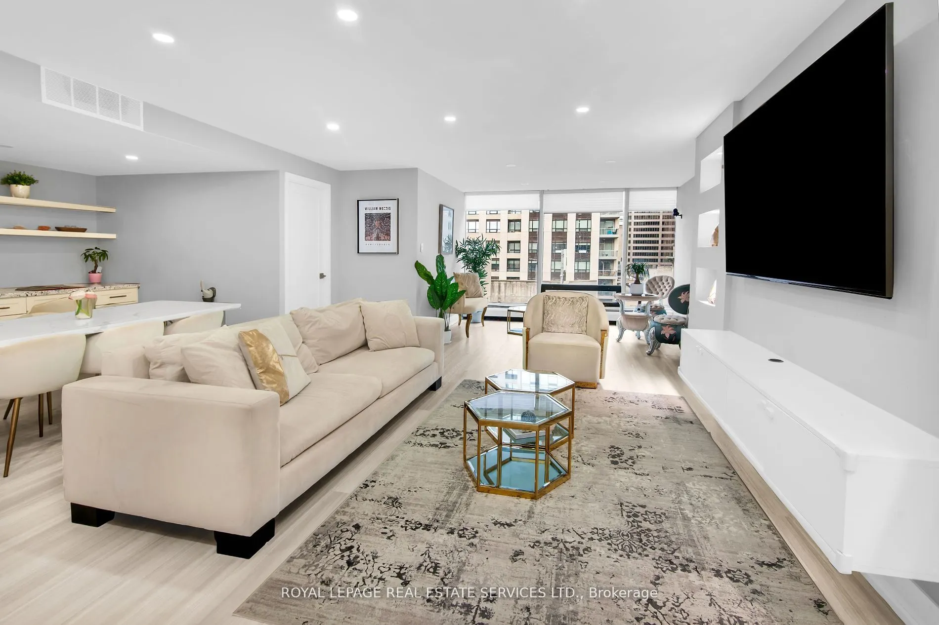 30 Wellington Street E, #2006