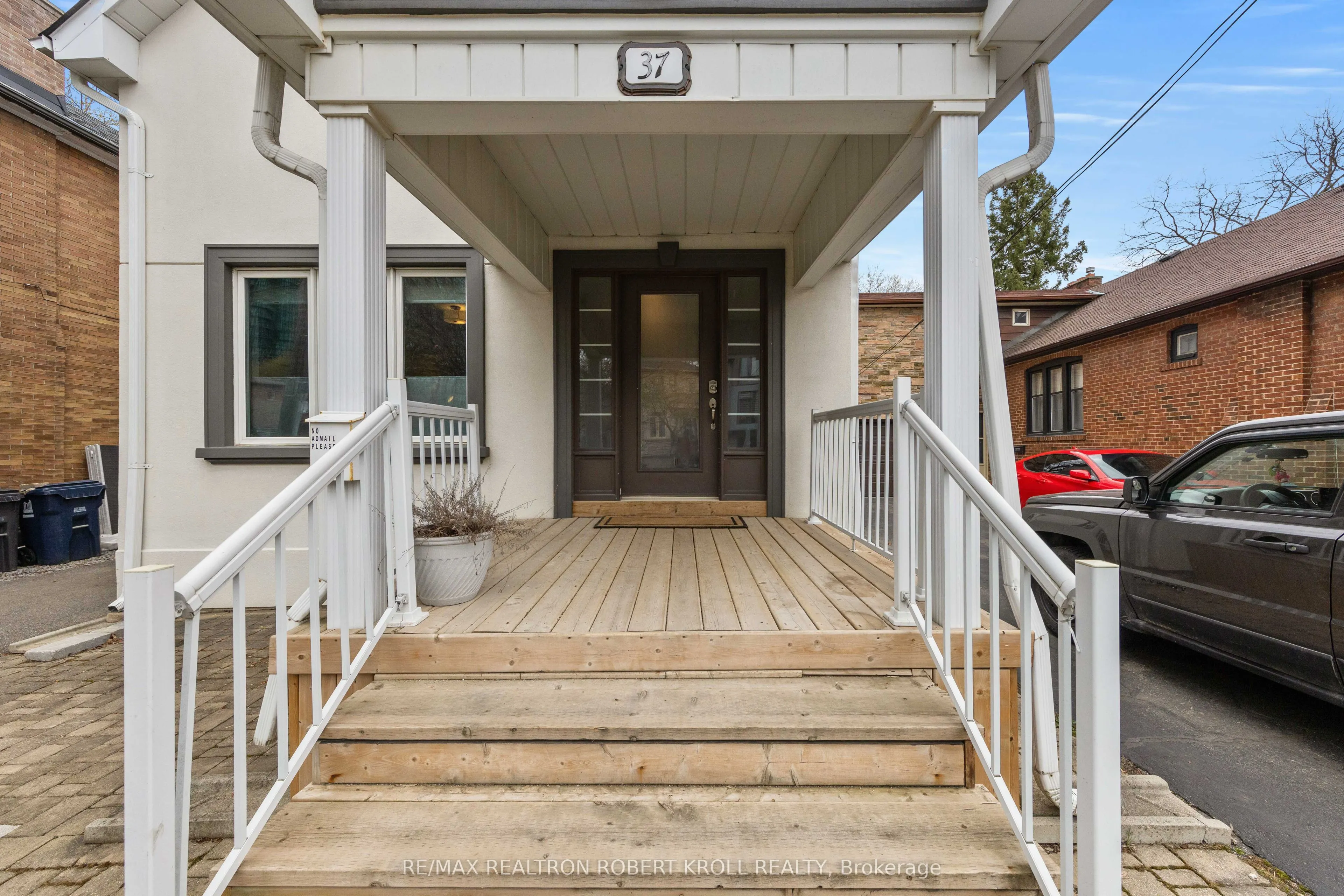 37 Johnston Avenue