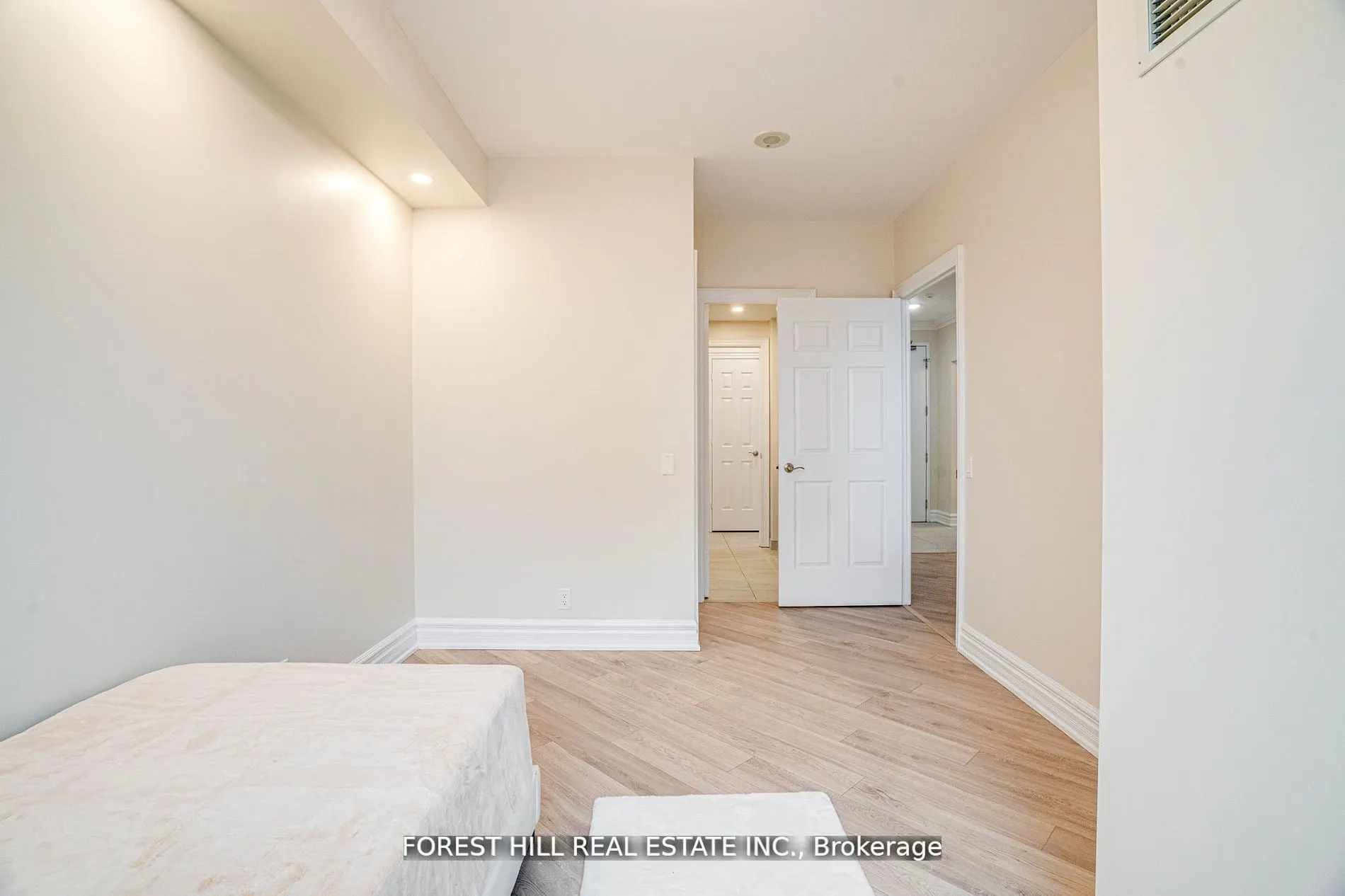 78 Harrison Garden Boulevard #2403