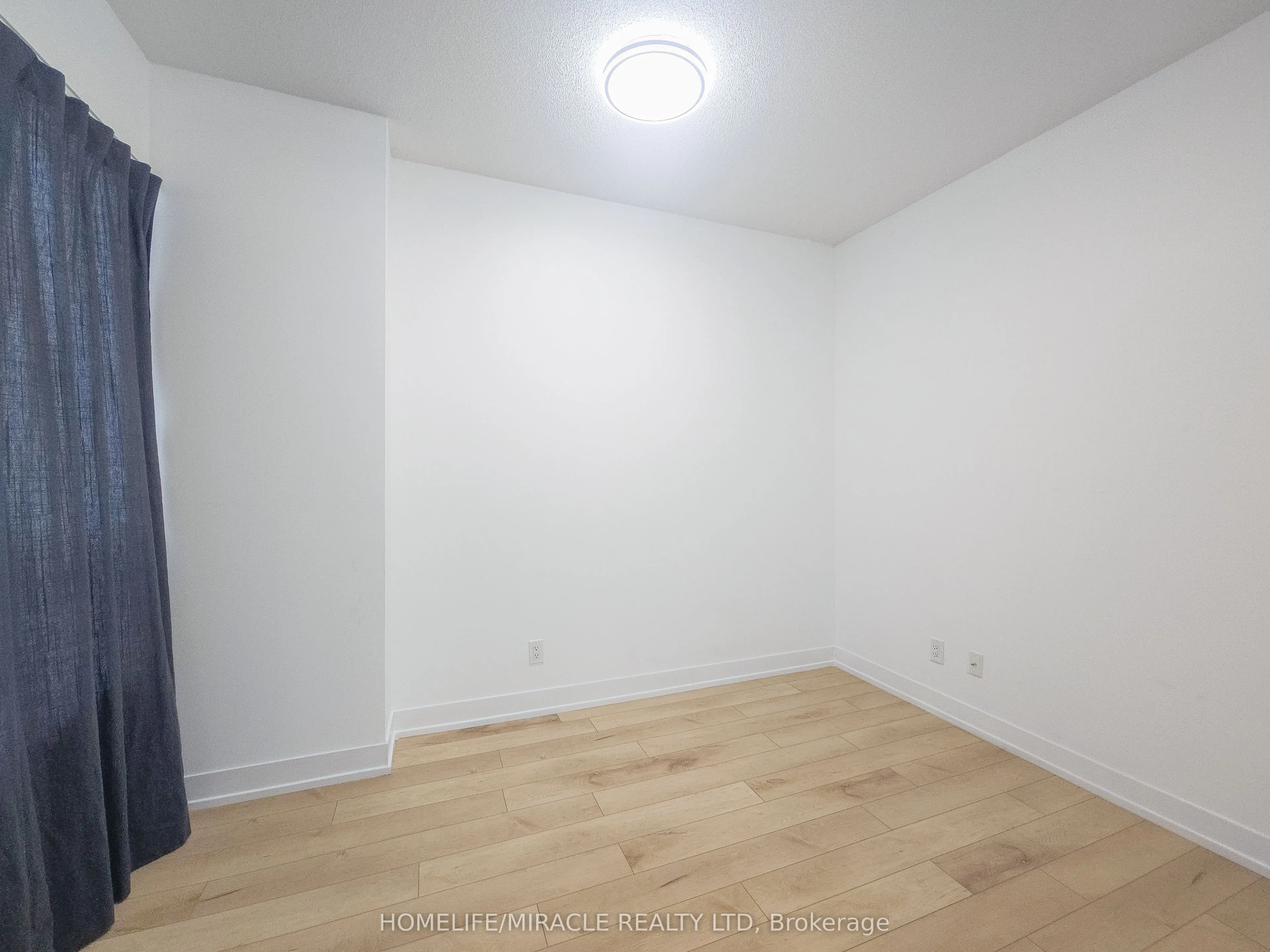 7 Kenaston Gardens, #121