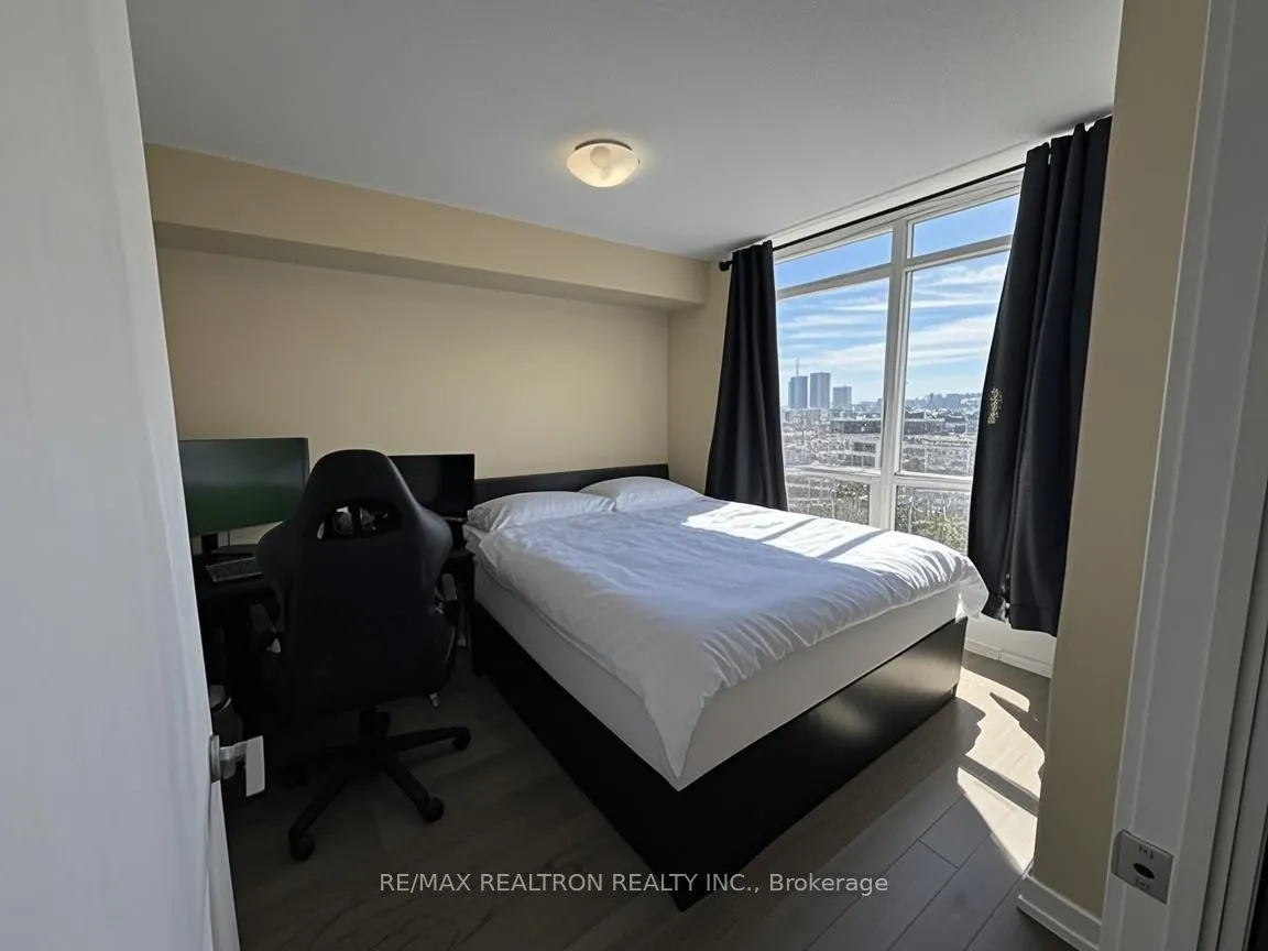 120 Dallimore Circle, #523