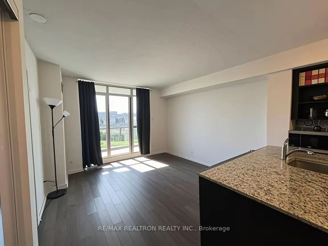 120 Dallimore Circle, #523