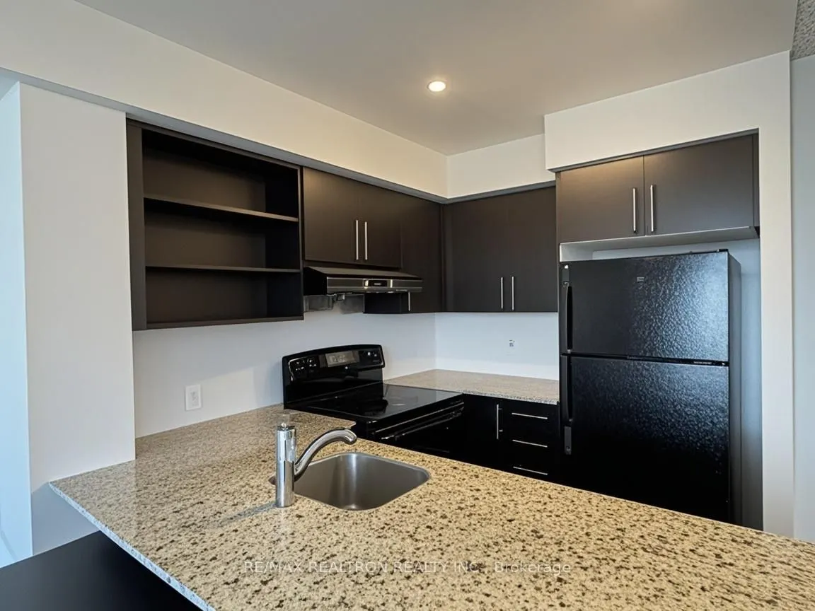 120 Dallimore Circle, #523