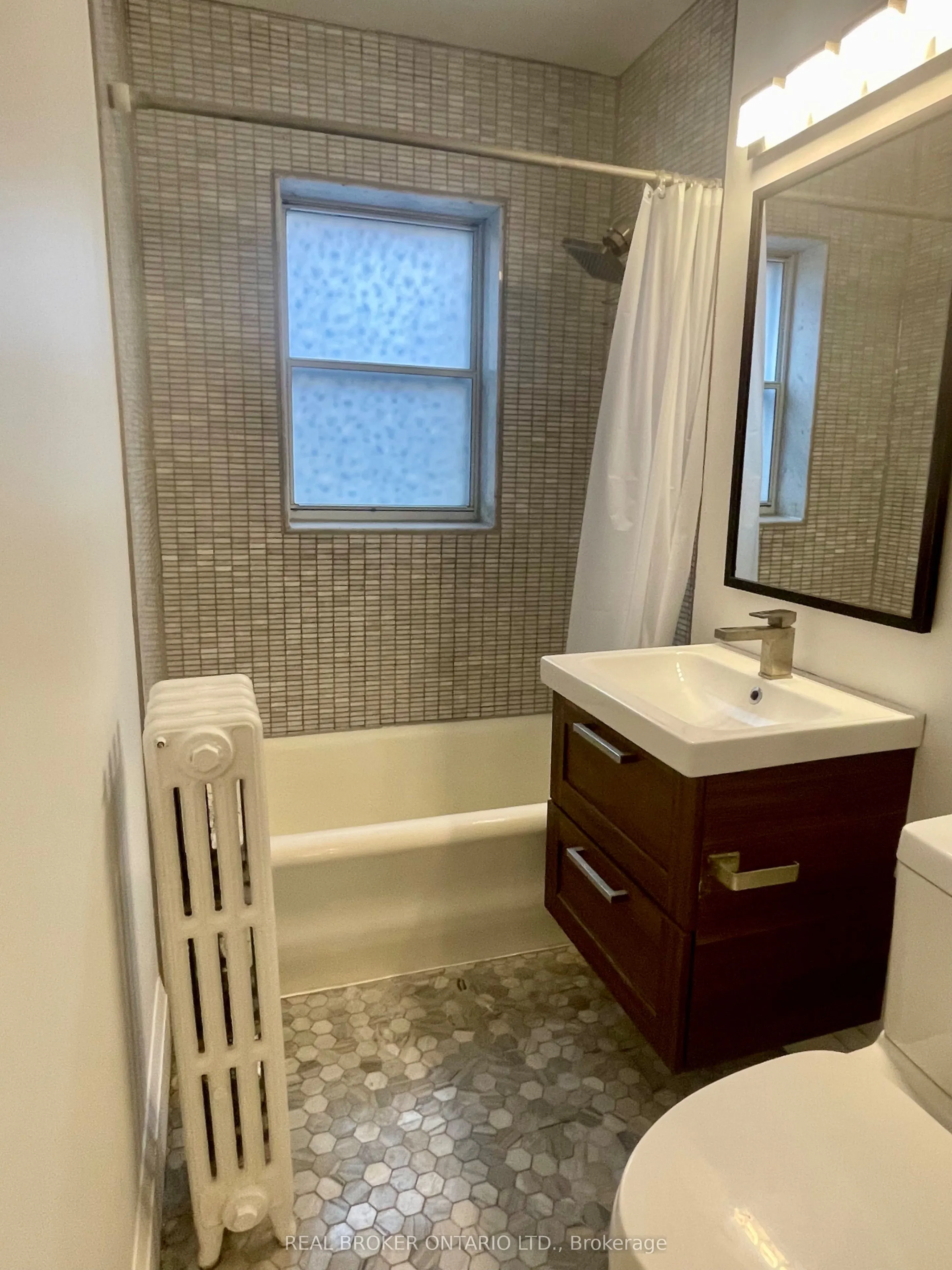 2 Broadway Avenue, #3